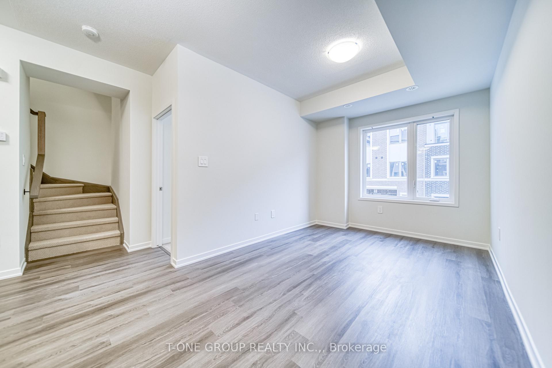 Photo 18 of Unit 46, 21 Honeycrisp Crescent, Vaughan, Vaughan Corporate Centre — HOMEH