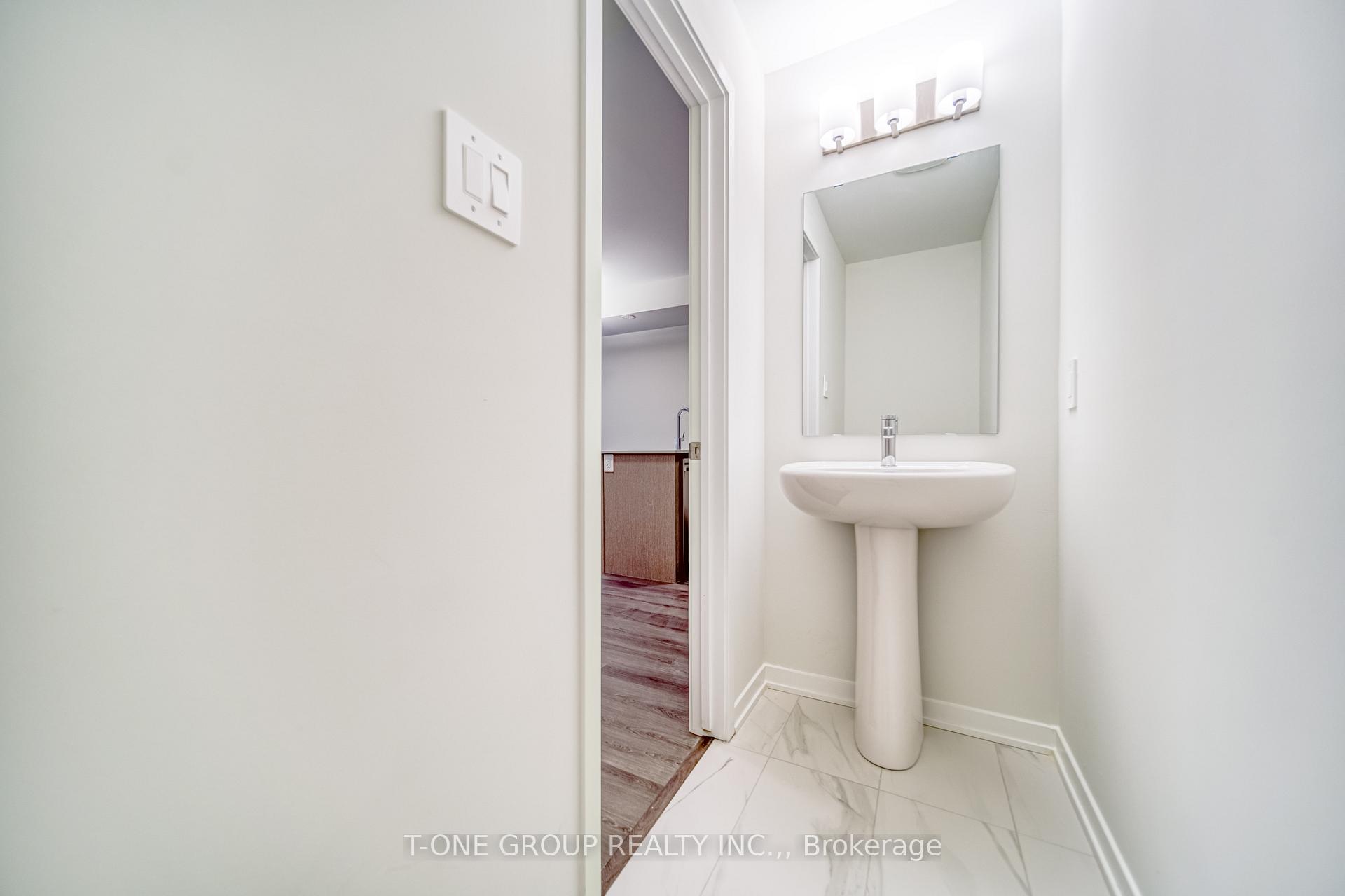 Photo 25 of Unit 46, 21 Honeycrisp Crescent, Vaughan, Vaughan Corporate Centre — HOMEH