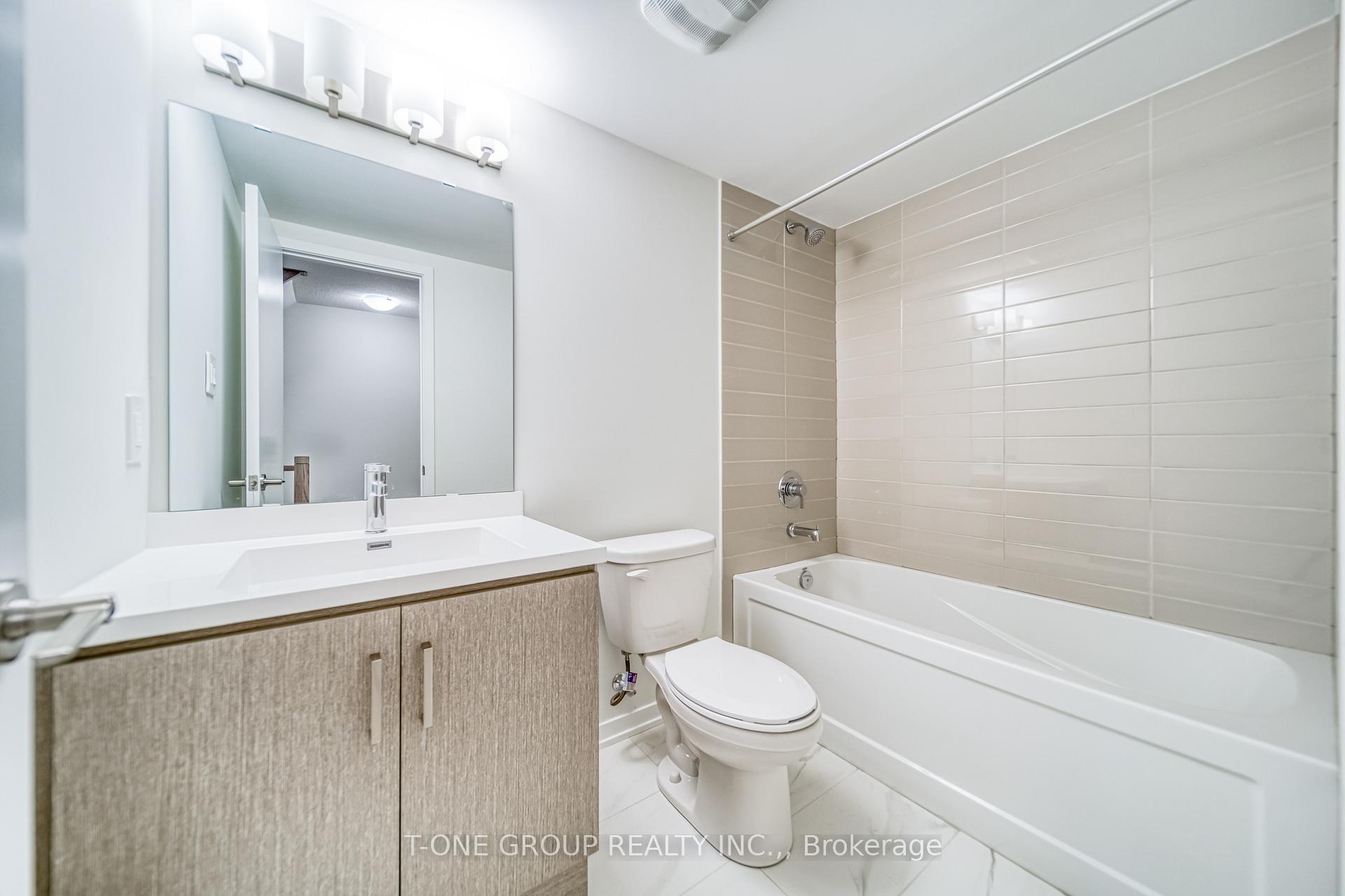 Photo 37 of Unit 46, 21 Honeycrisp Crescent, Vaughan, Vaughan Corporate Centre — HOMEH