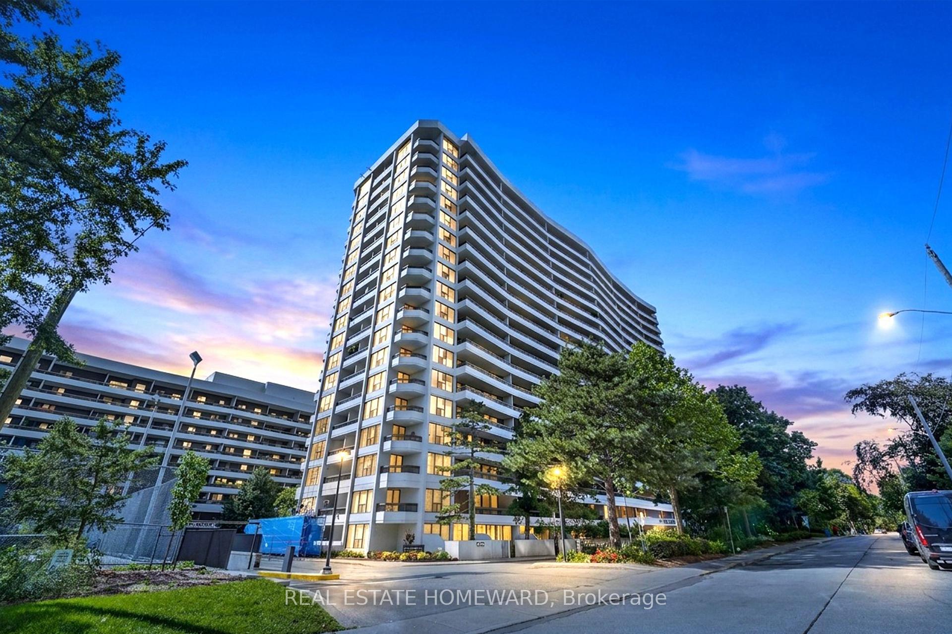 Photo 2 of Unit 1804, 100 Quebec Avenue, Toronto, High Park North — HOMEH