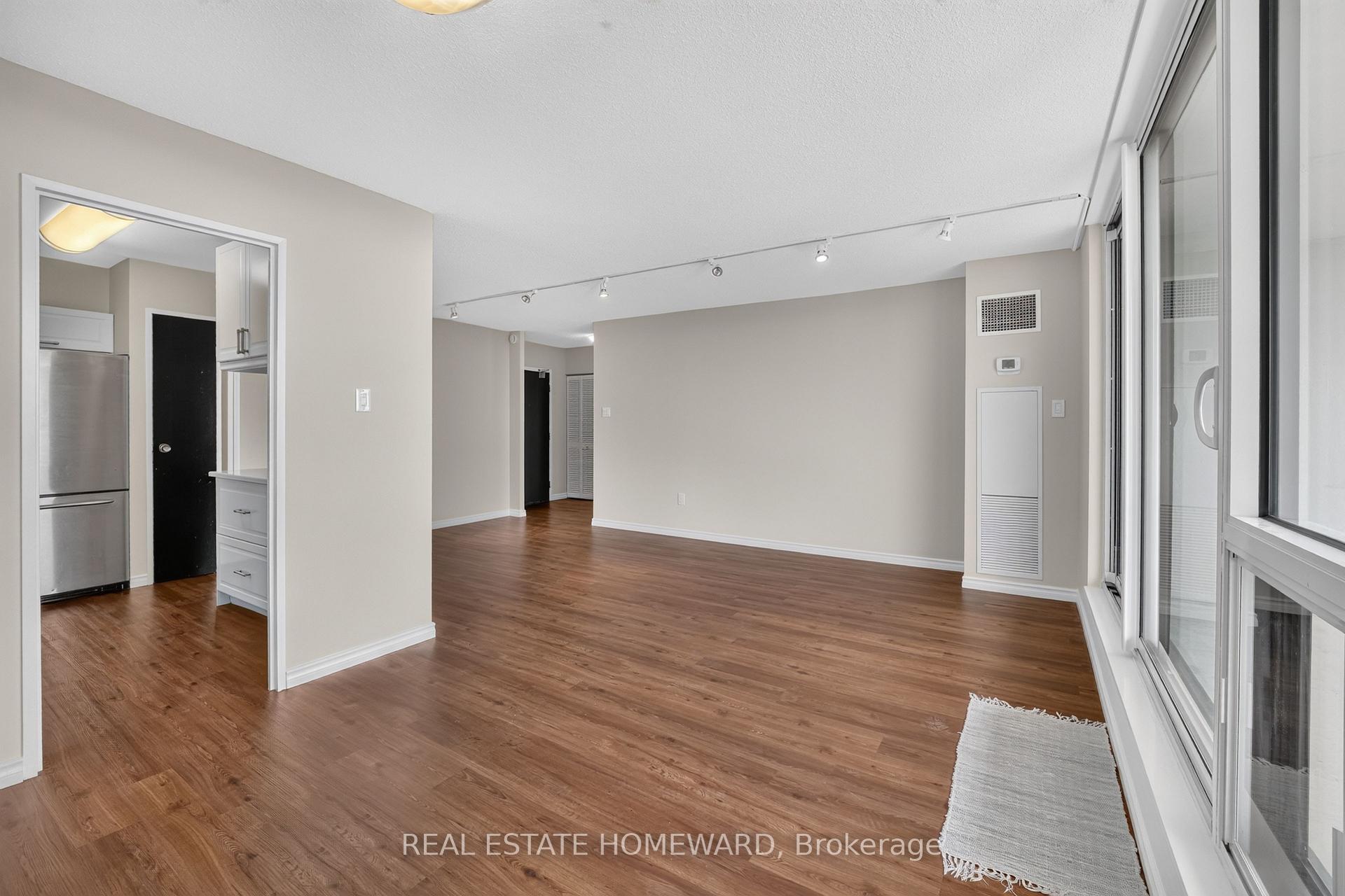 Photo 12 of Unit 1804, 100 Quebec Avenue, Toronto, High Park North — HOMEH