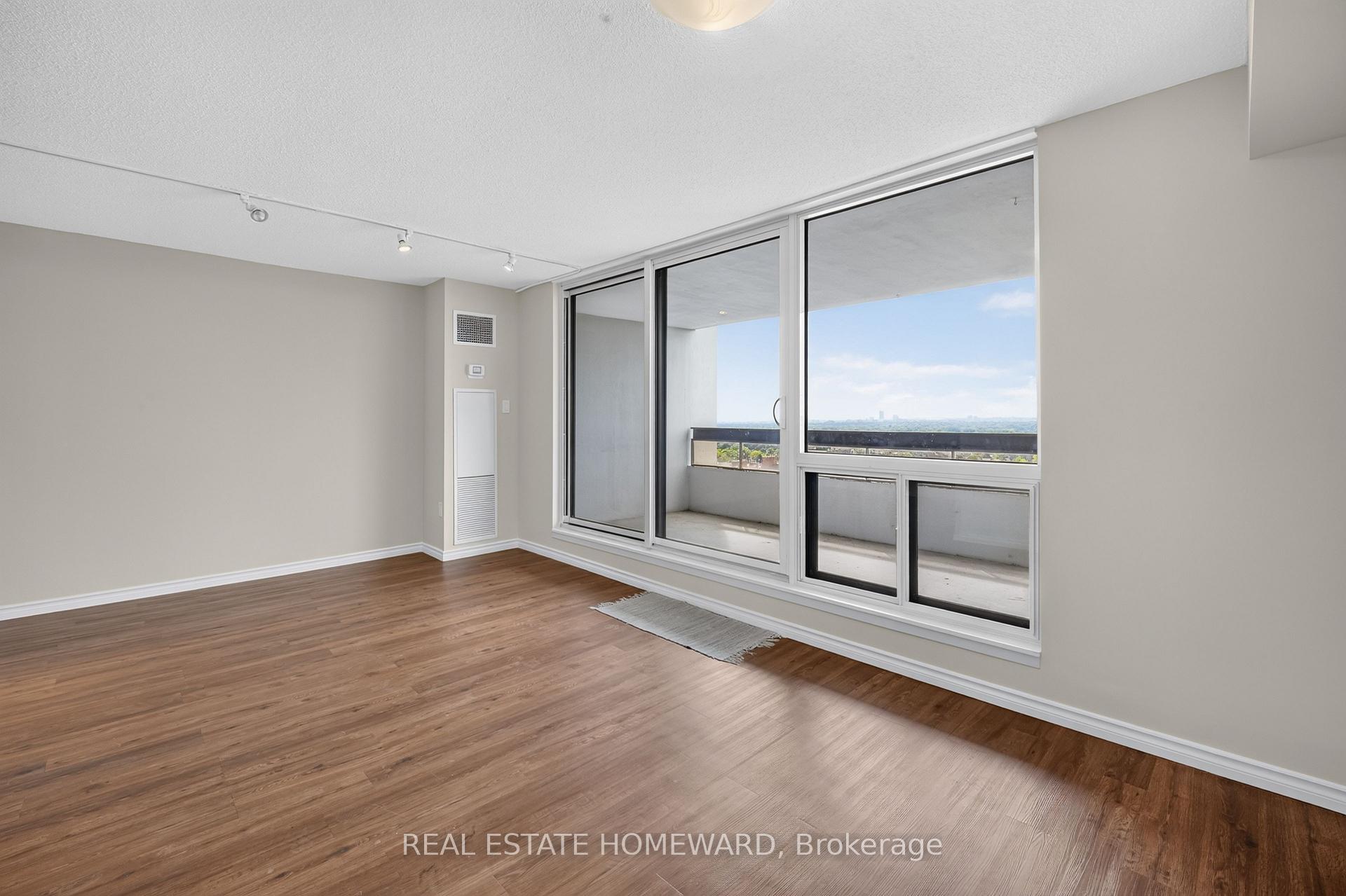 Photo 18 of Unit 1804, 100 Quebec Avenue, Toronto, High Park North — HOMEH