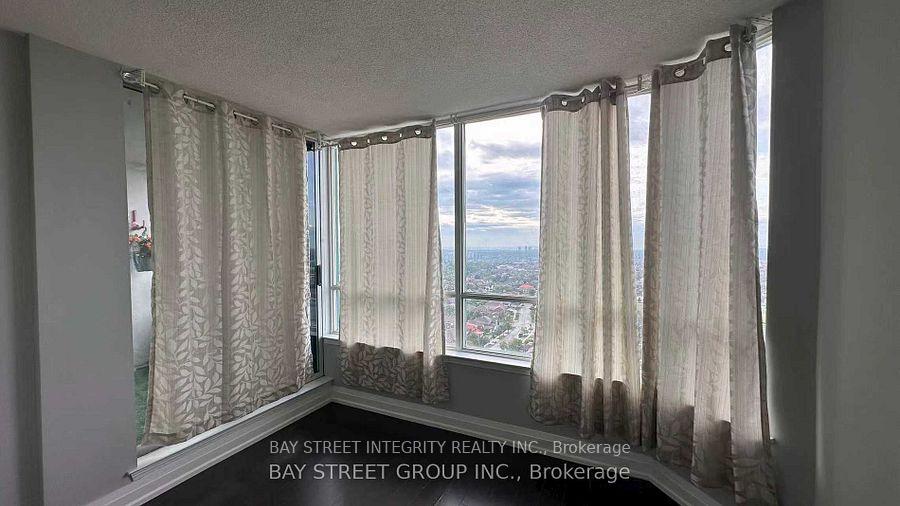 Photo 9 of Unit 2407, 550 Webb Drive, Mississauga, City Centre — HOMEH