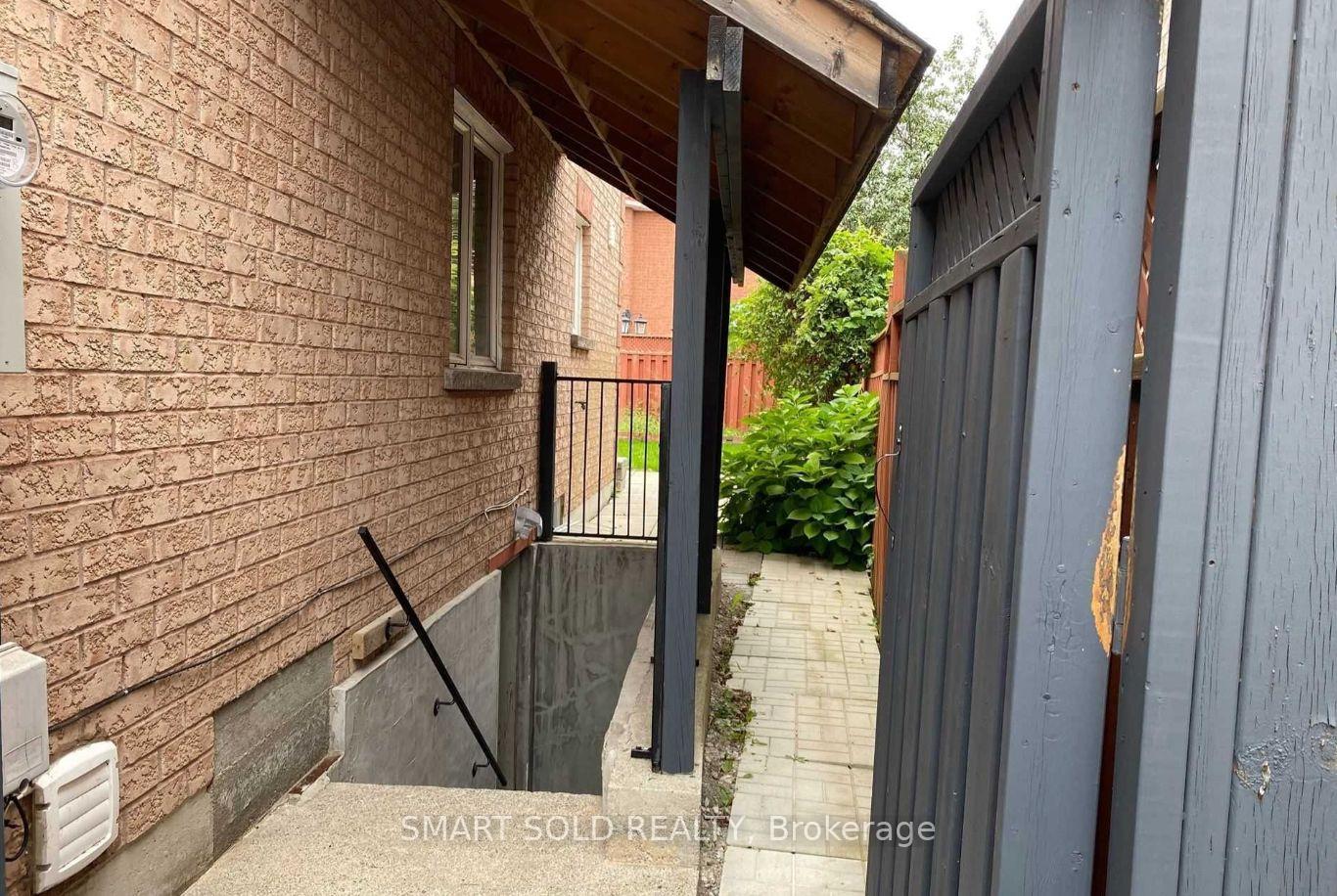 Photo 2 of Unit Bsmt, 56 Quantum Street, Markham, Middlefield — HOMEH