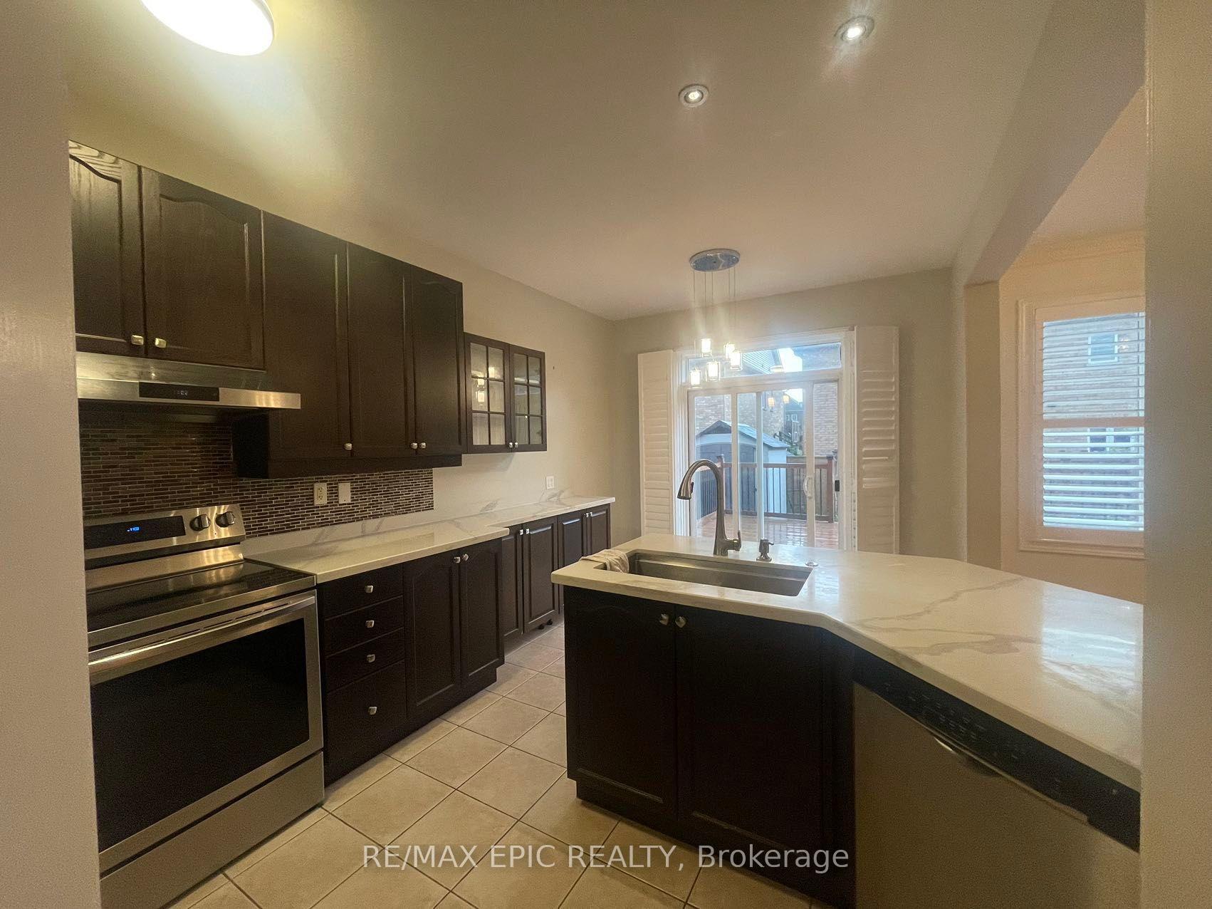 Photo 2 of 19 Fitzroy Avenue, Markham, Wismer — HOMEH