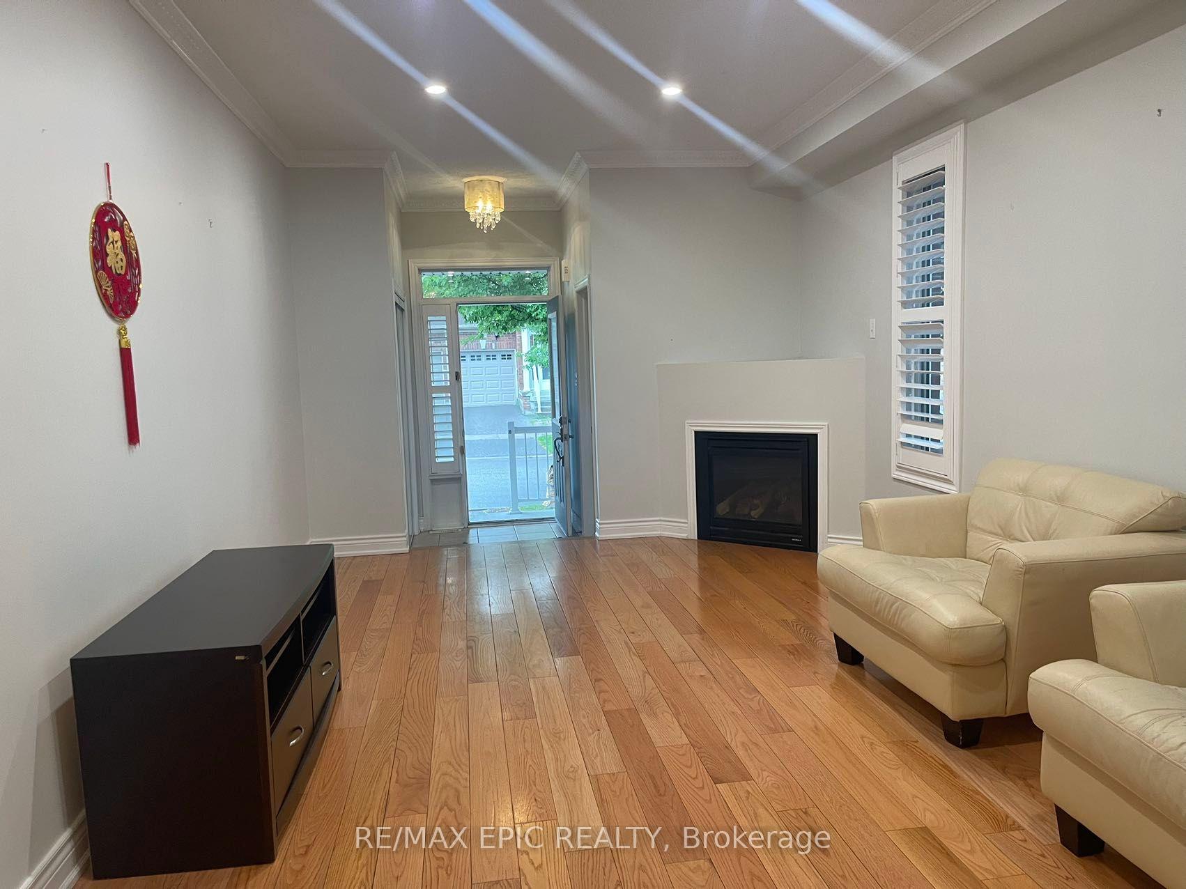Photo 9 of 19 Fitzroy Avenue, Markham, Wismer — HOMEH