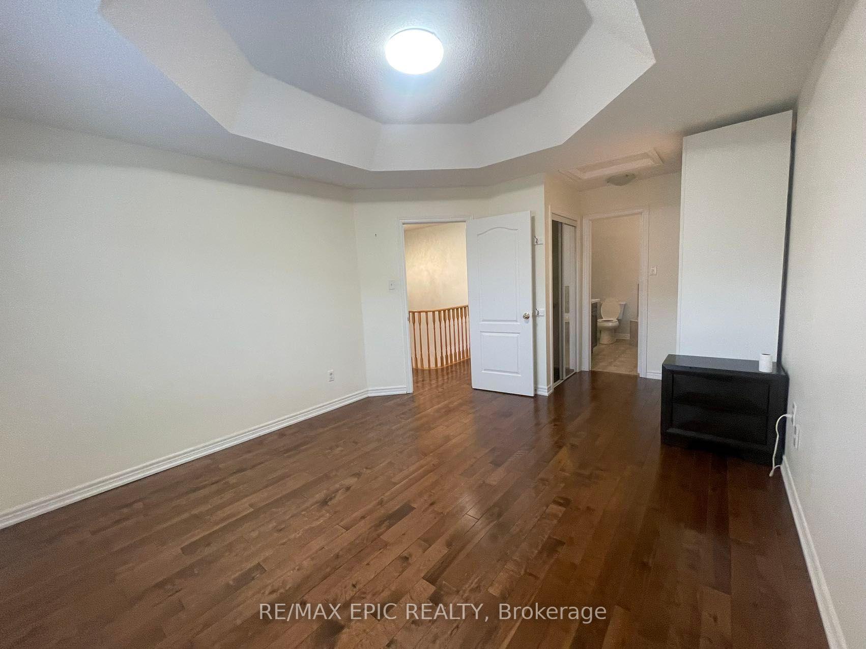 Photo 11 of 19 Fitzroy Avenue, Markham, Wismer — HOMEH
