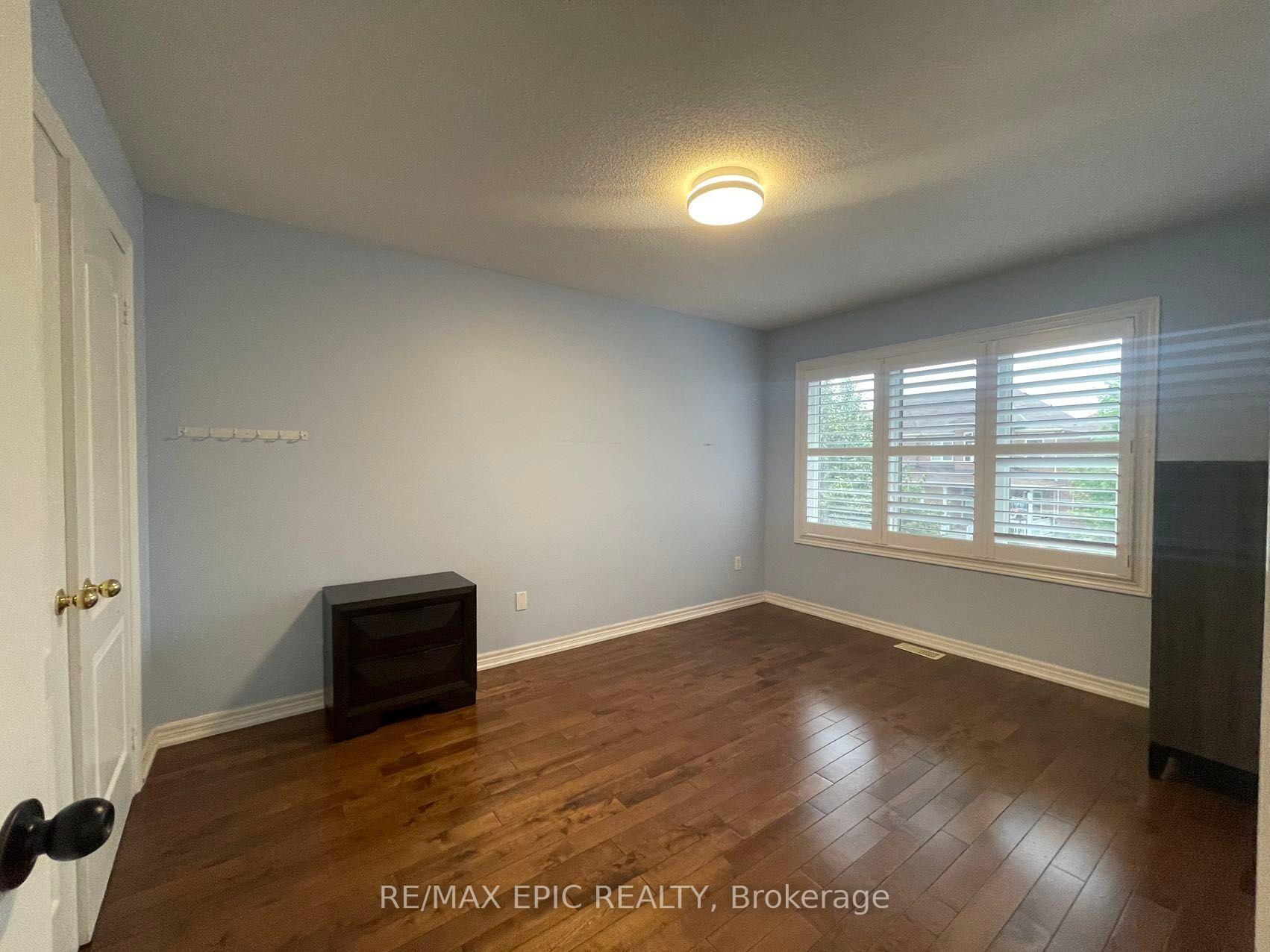 Photo 16 of 19 Fitzroy Avenue, Markham, Wismer — HOMEH