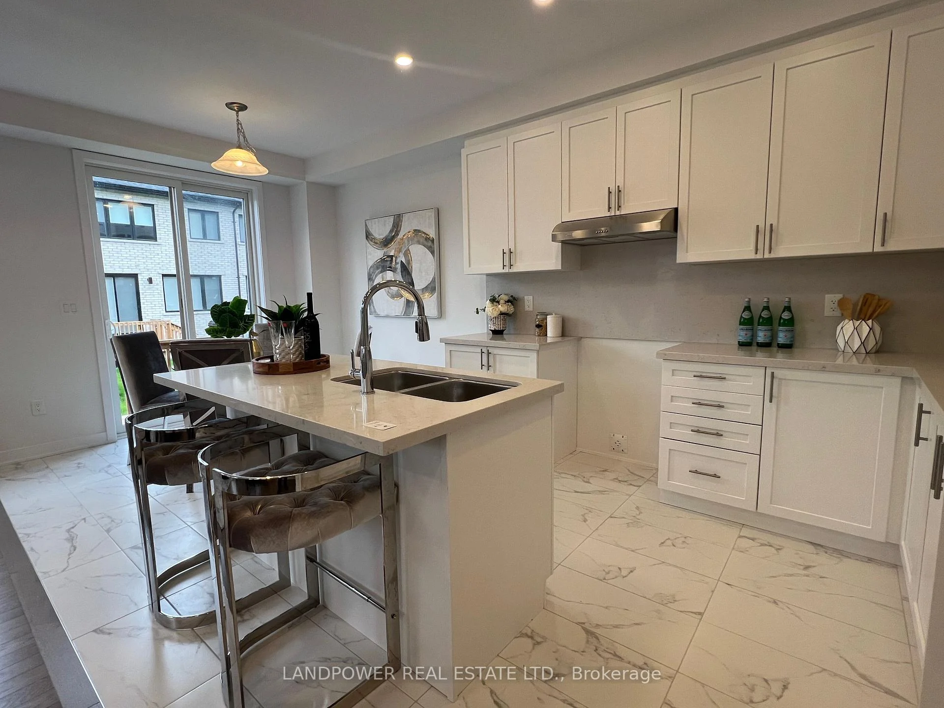 Photo 12 of 157 Anna Russell Way, Markham, Unionville — HOMEH