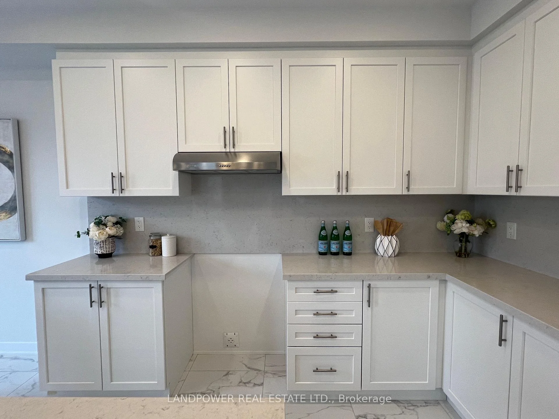 Photo 13 of 157 Anna Russell Way, Markham, Unionville — HOMEH