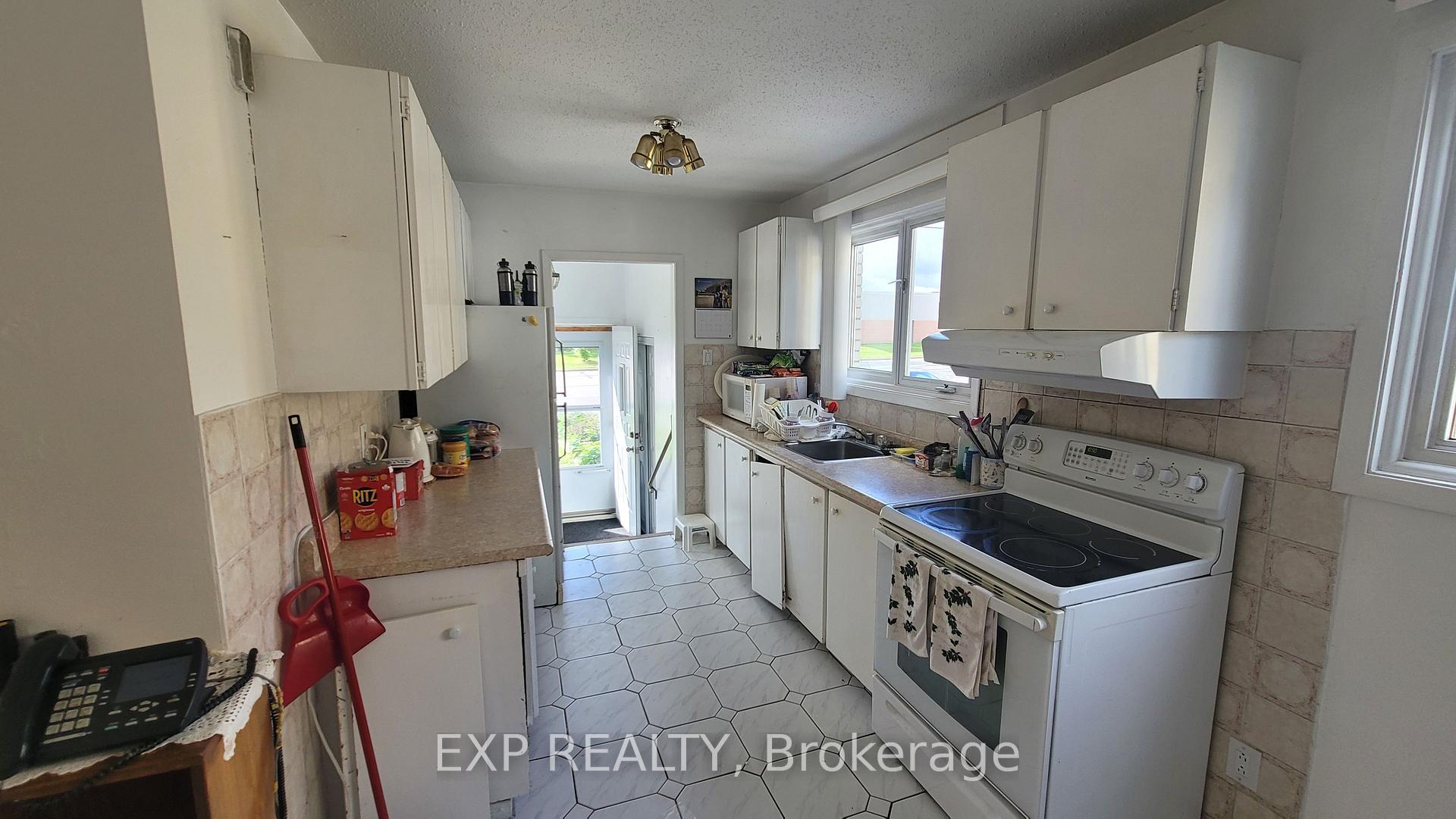 Photo 3 of 1747 Heron Road, Ottawa, Guildwood Estates - Urbandale Acres — HOMEH