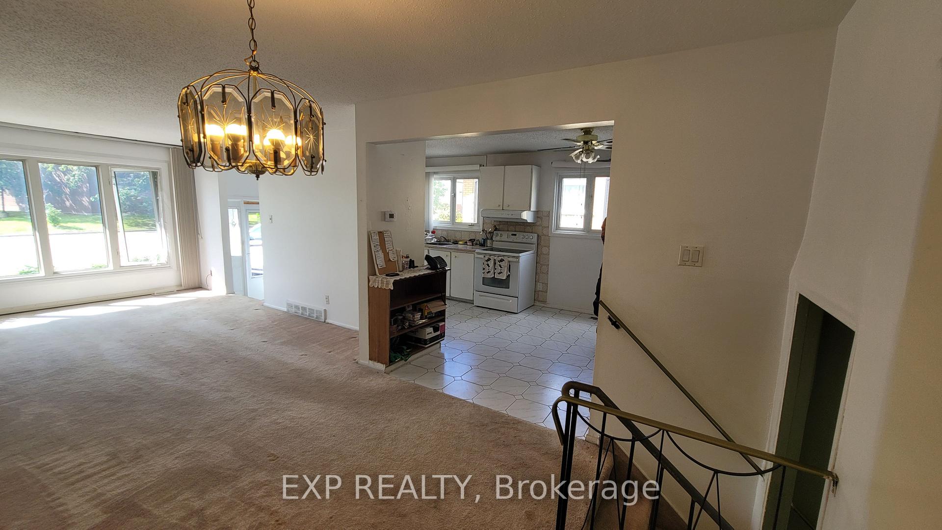 Photo 5 of 1747 Heron Road, Ottawa, Guildwood Estates - Urbandale Acres — HOMEH