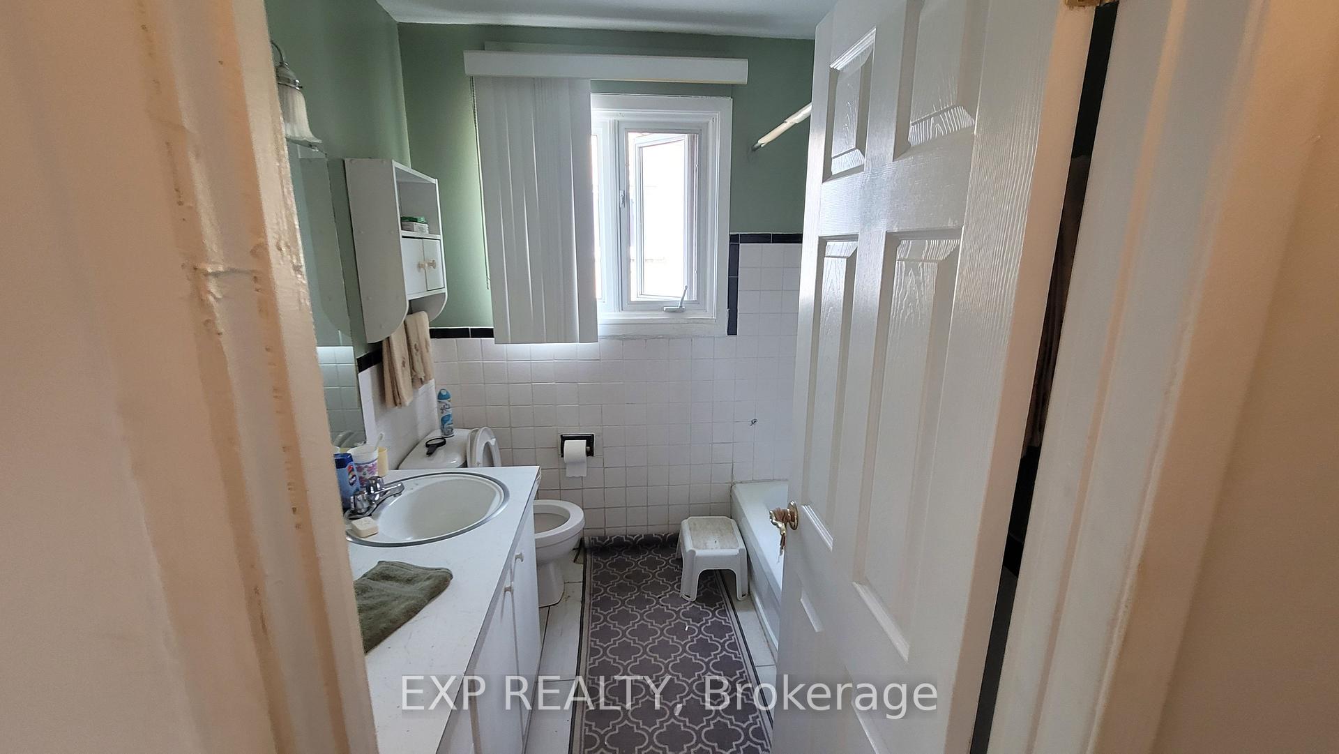 Photo 7 of 1747 Heron Road, Ottawa, Guildwood Estates - Urbandale Acres — HOMEH