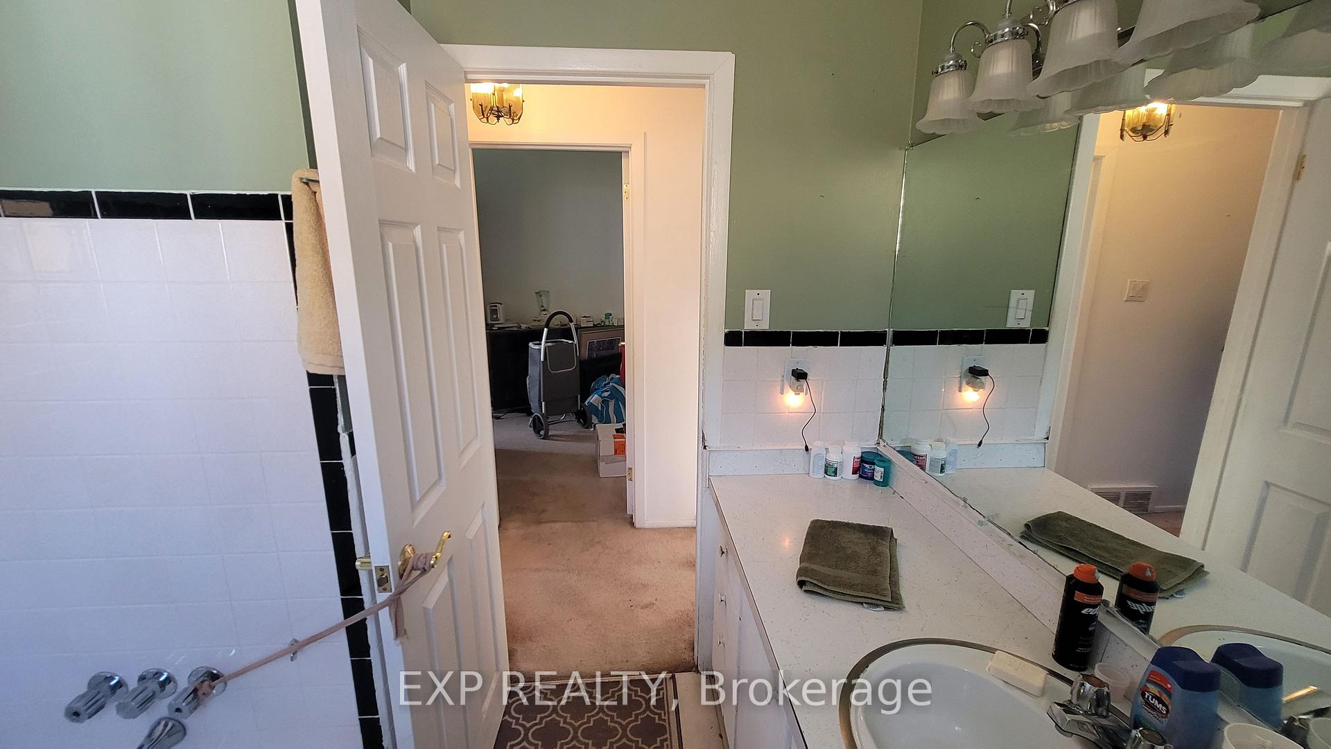 Photo 10 of 1747 Heron Road, Ottawa, Guildwood Estates - Urbandale Acres — HOMEH