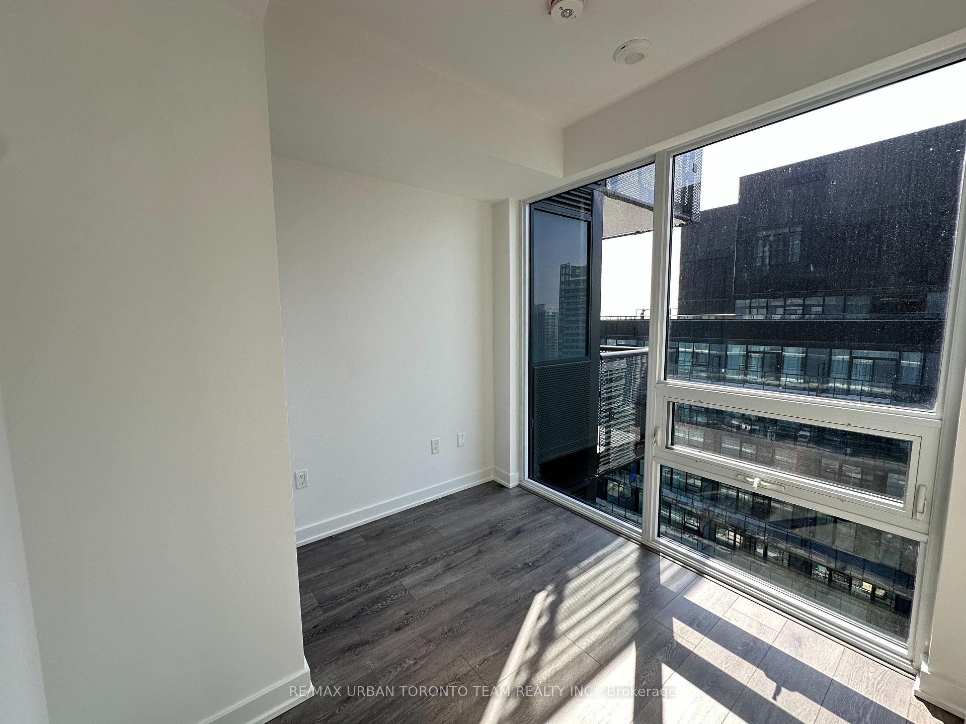Photo 12 of Unit 3702 (LPH-02), 117 Broadway Avenue, Toronto, Mount Pleasant West — HOMEH
