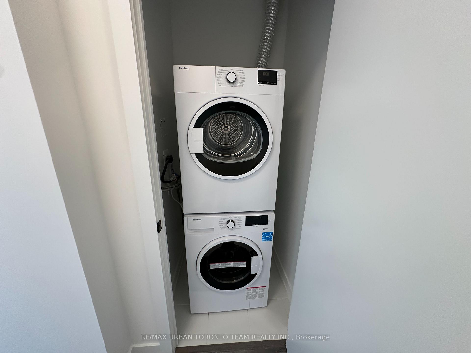 Photo 15 of Unit 3702 (LPH-02), 117 Broadway Avenue, Toronto, Mount Pleasant West — HOMEH