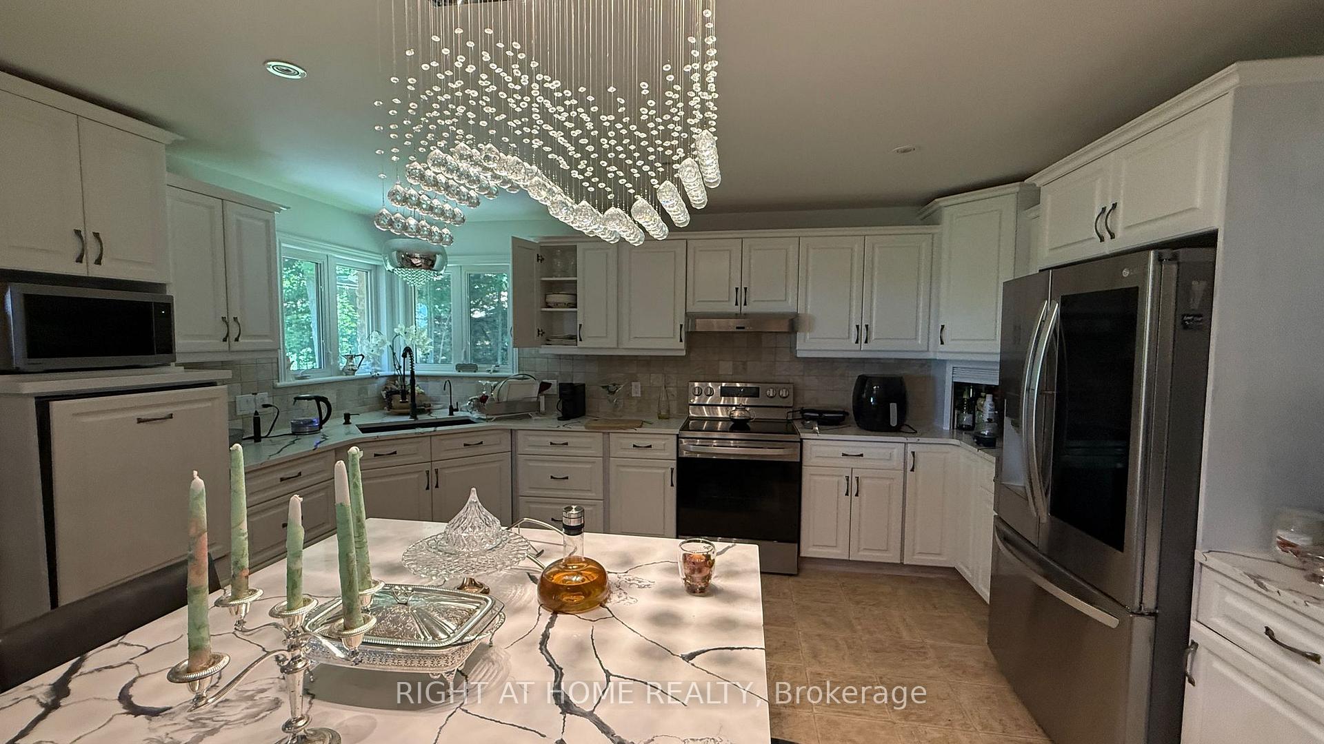 Photo 12 of 1453 Millenium Court, Kingston, City North of 401 — HOMEH
