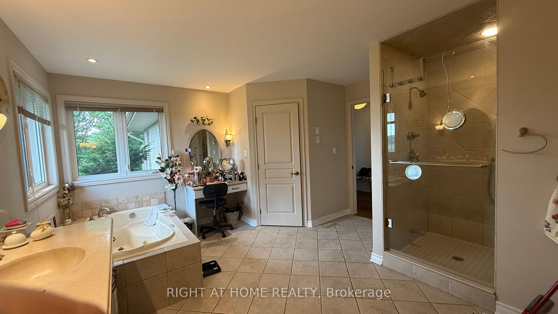 Photo 24 of 1453 Millenium Court, Kingston, City North of 401 — HOMEH