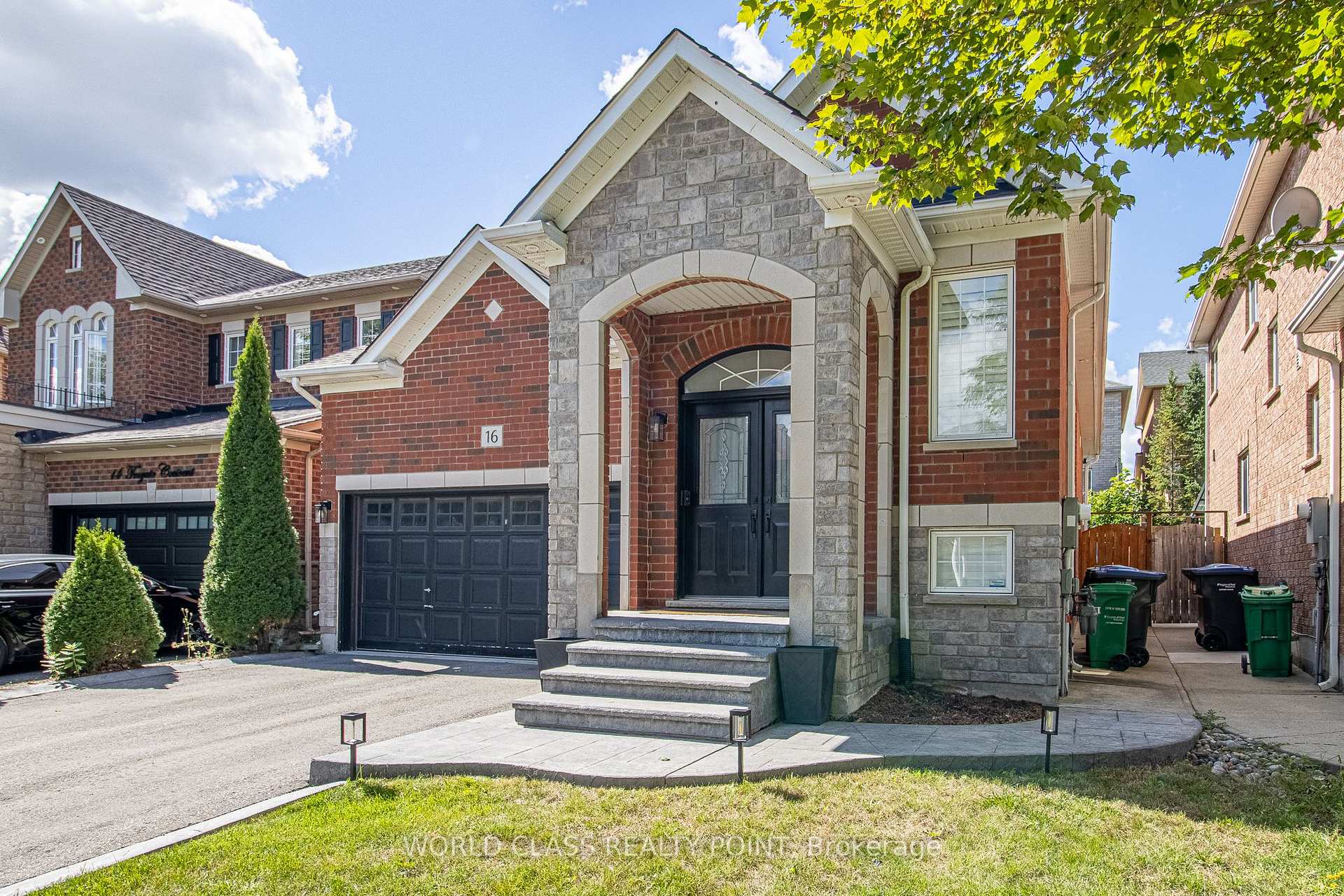 Photo 2 of 16 Tregate Crescent, Brampton, Fletcher's Meadow — HOMEH