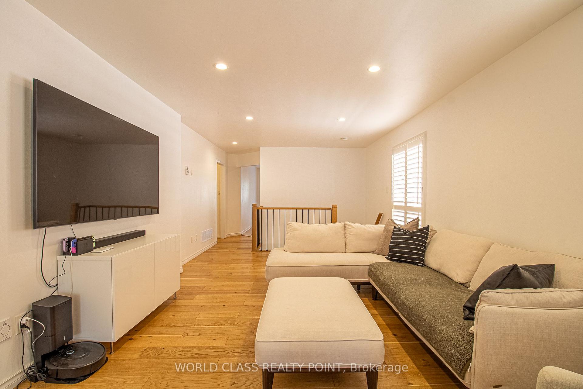 Photo 7 of 16 Tregate Crescent, Brampton, Fletcher's Meadow — HOMEH