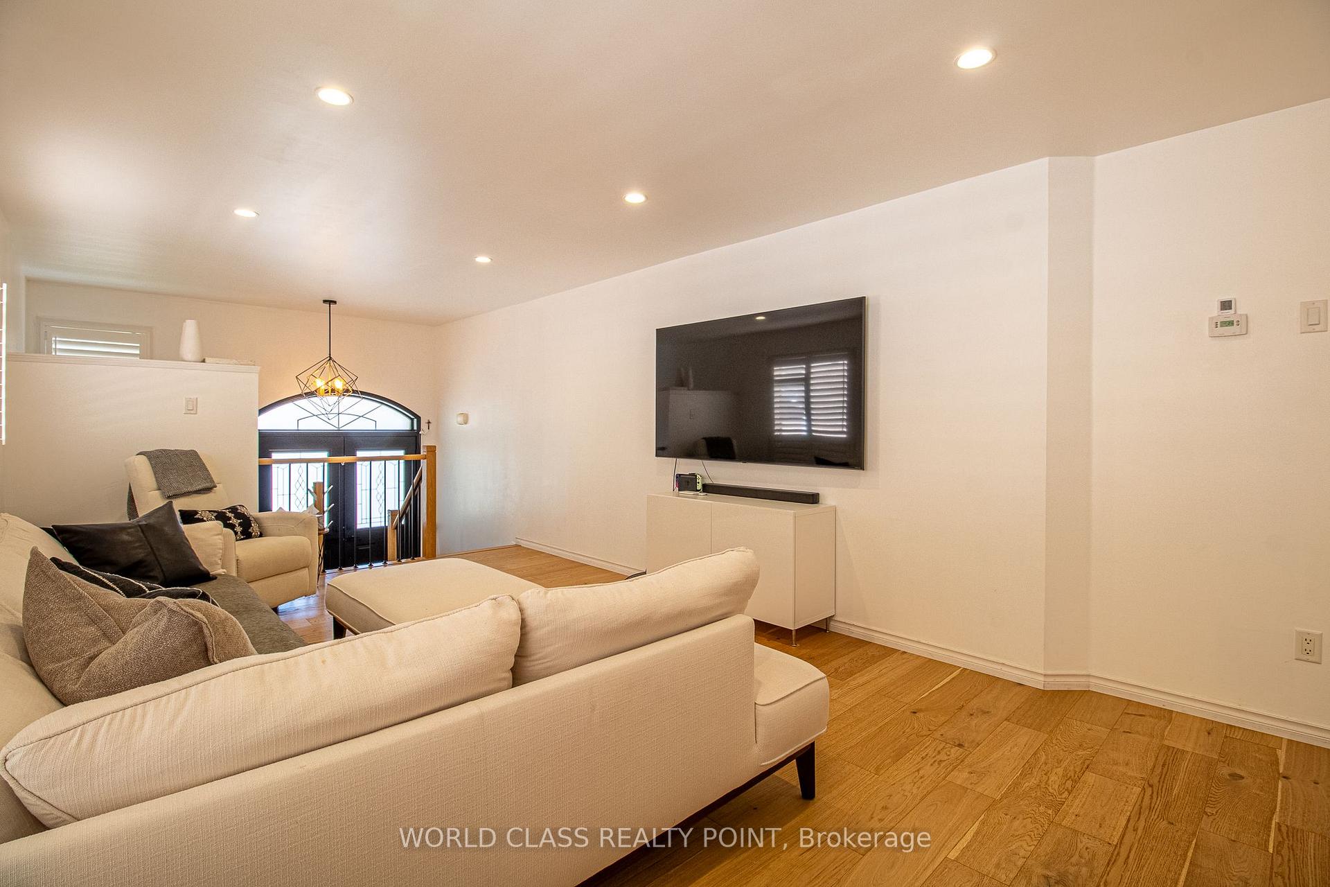 Photo 8 of 16 Tregate Crescent, Brampton, Fletcher's Meadow — HOMEH