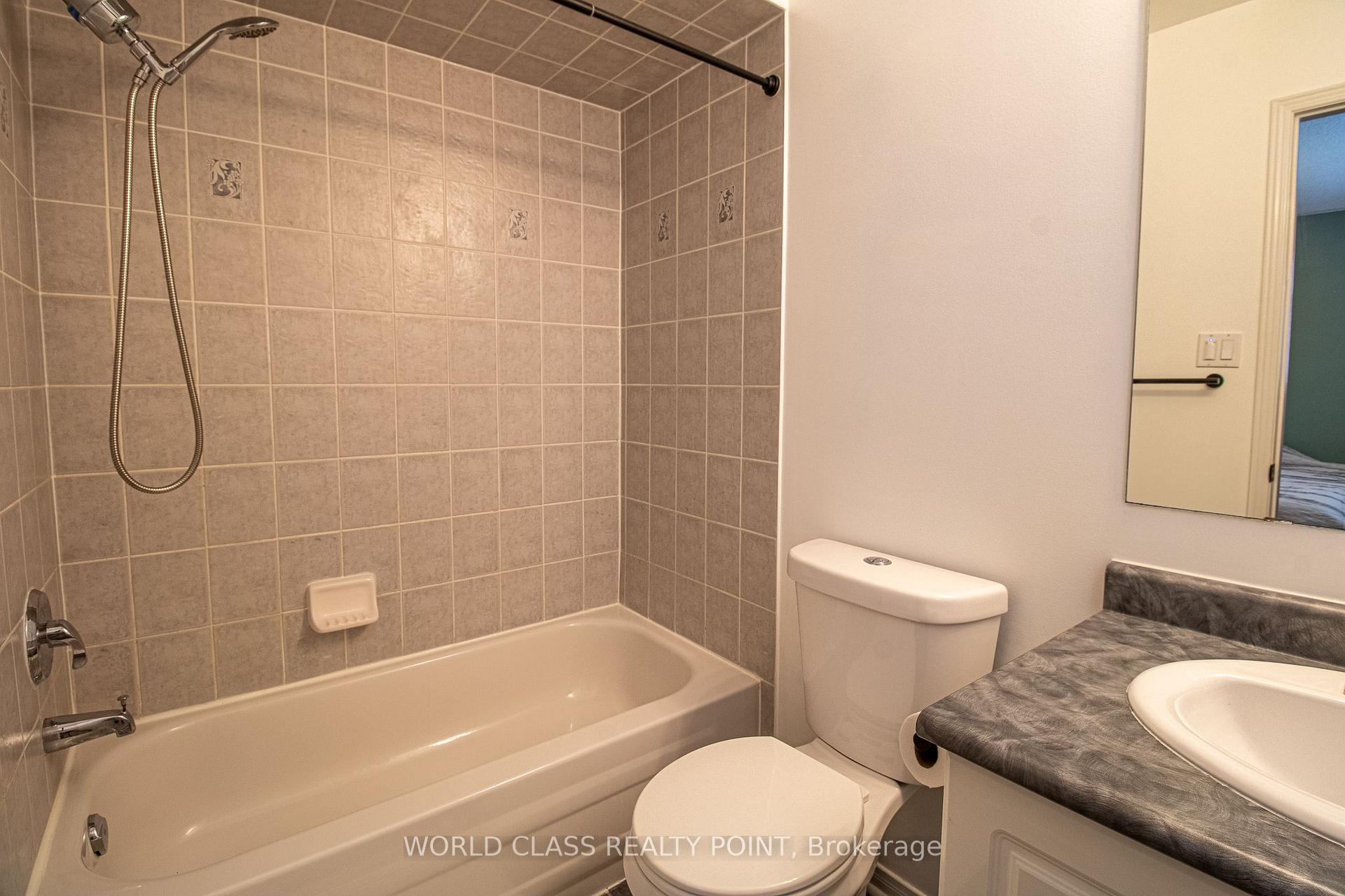Photo 17 of 16 Tregate Crescent, Brampton, Fletcher's Meadow — HOMEH