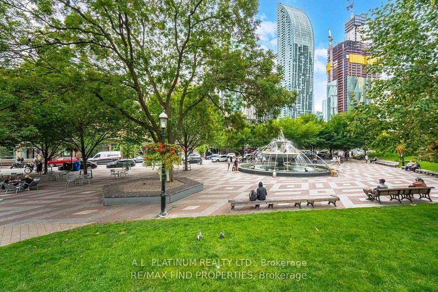 Photo 5 of Unit 505, 30 Wellington Street E, Toronto, Church-Yonge Corridor — HOMEH