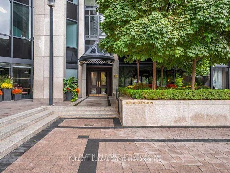Photo 7 of Unit 505, 30 Wellington Street E, Toronto, Church-Yonge Corridor — HOMEH