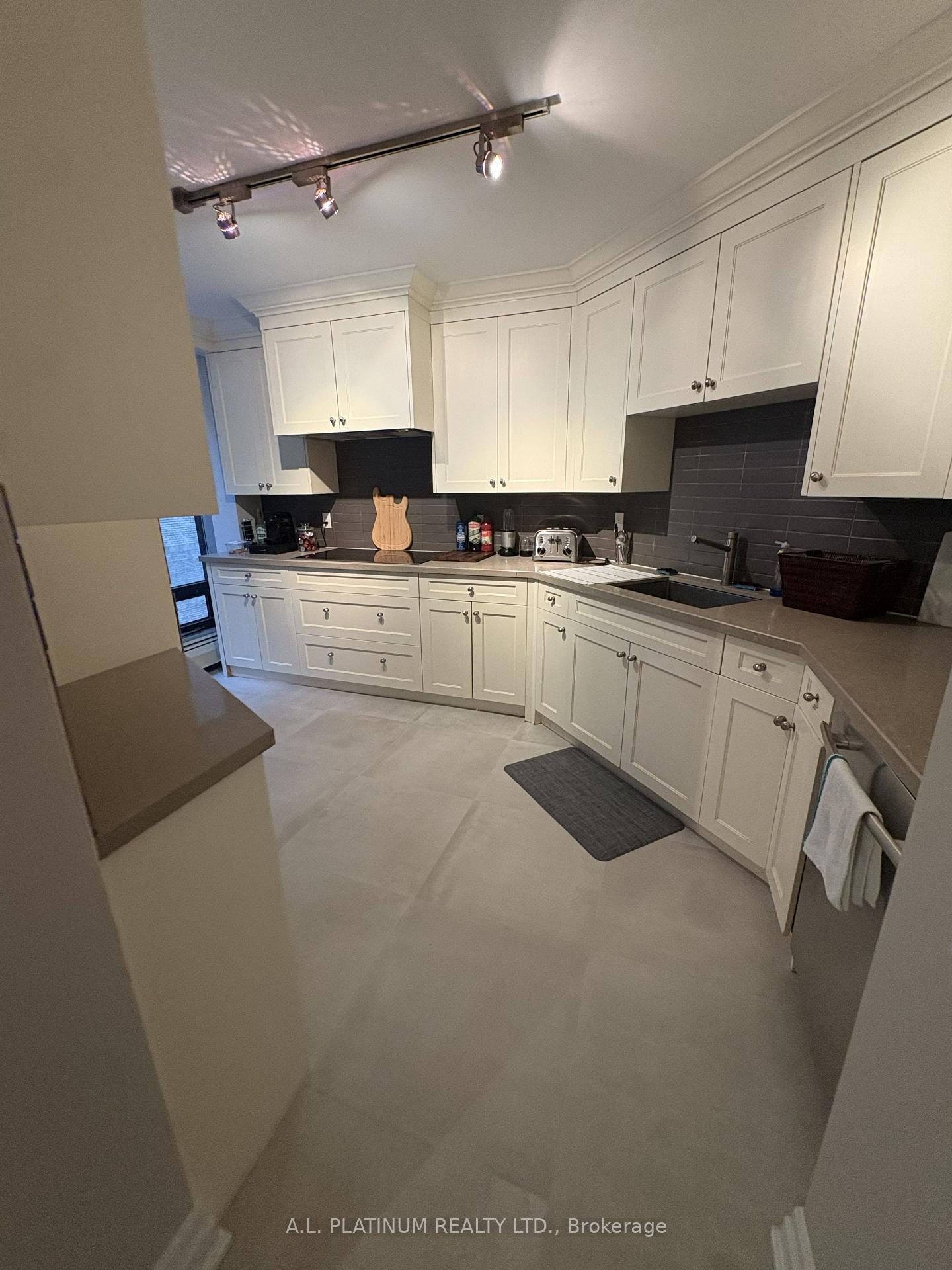 Photo 24 of Unit 505, 30 Wellington Street E, Toronto, Church-Yonge Corridor — HOMEH