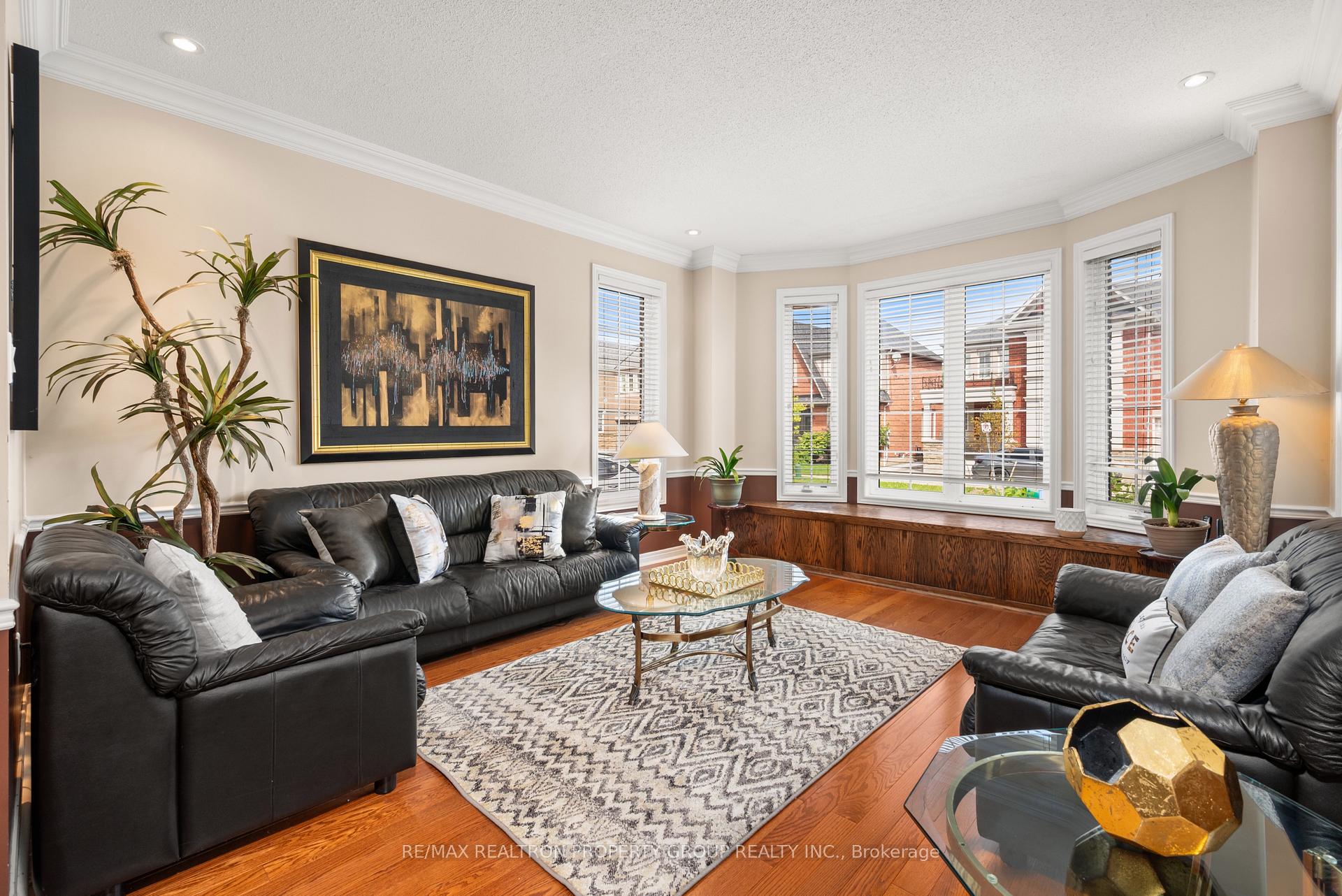 Photo 5 of 11 Montebello Crescent, Ajax, Northwest Ajax — HOMEH