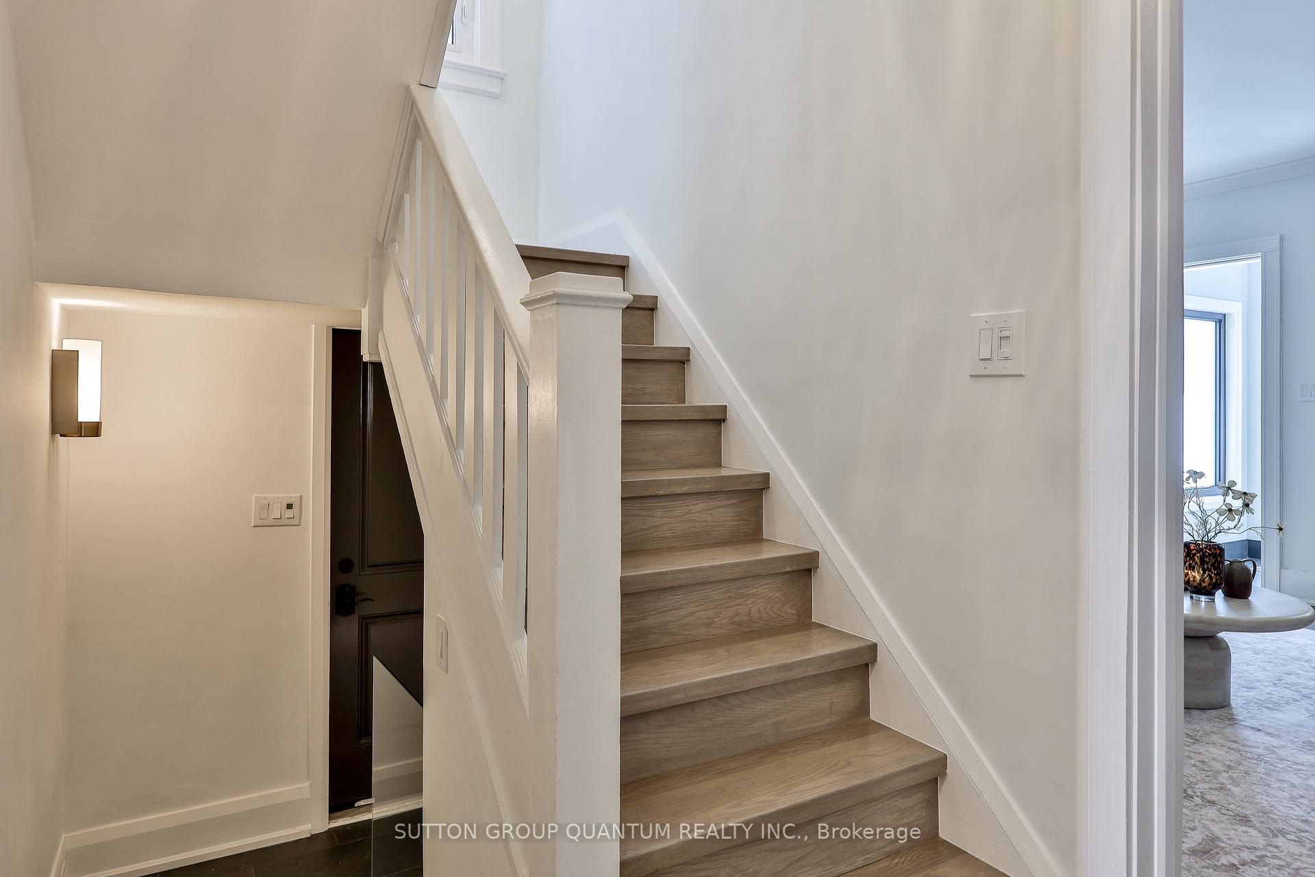 Photo 25 of 110 Castlefield Avenue, Toronto, Yonge-Eglinton — HOMEH