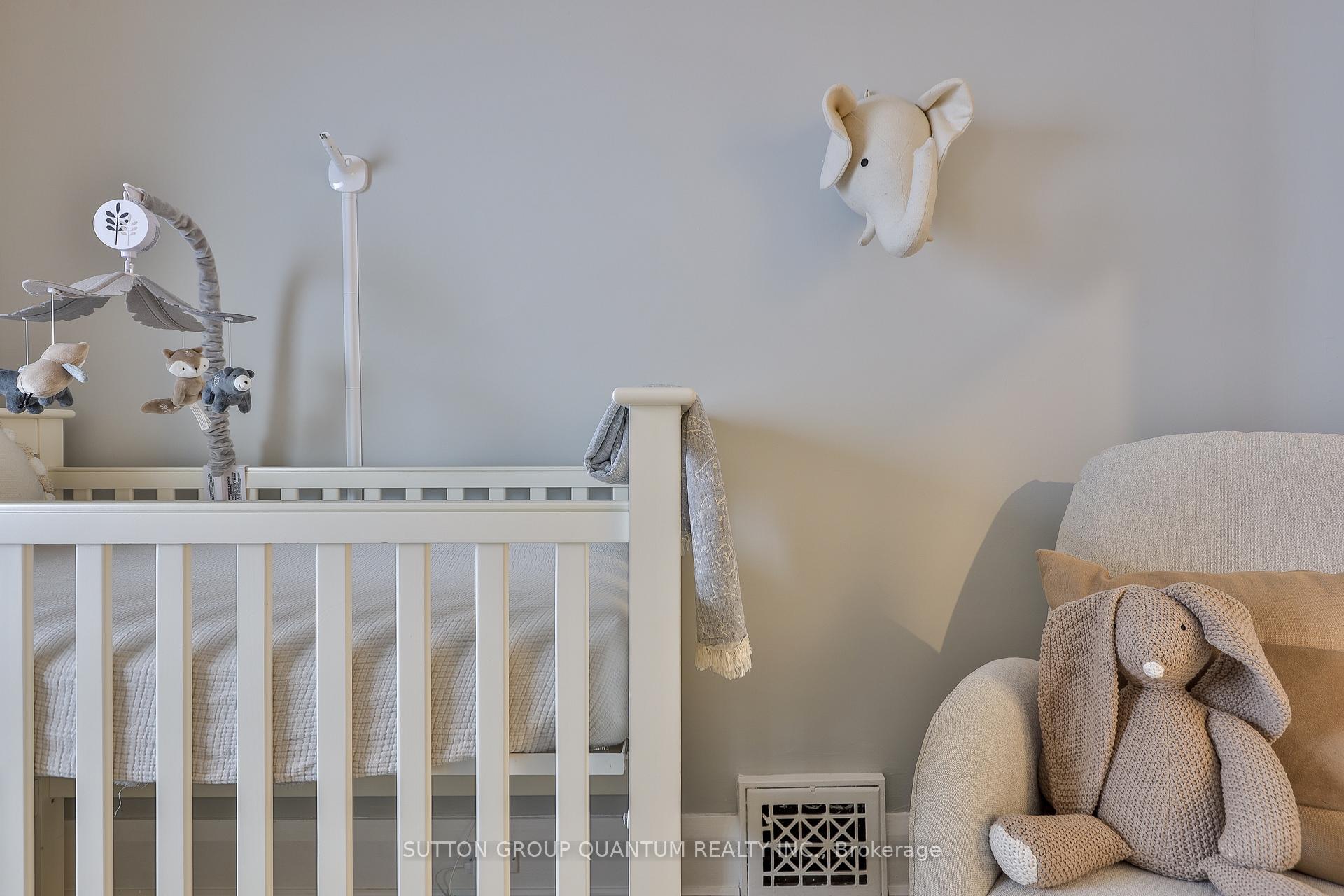 Photo 39 of 110 Castlefield Avenue, Toronto, Yonge-Eglinton — HOMEH