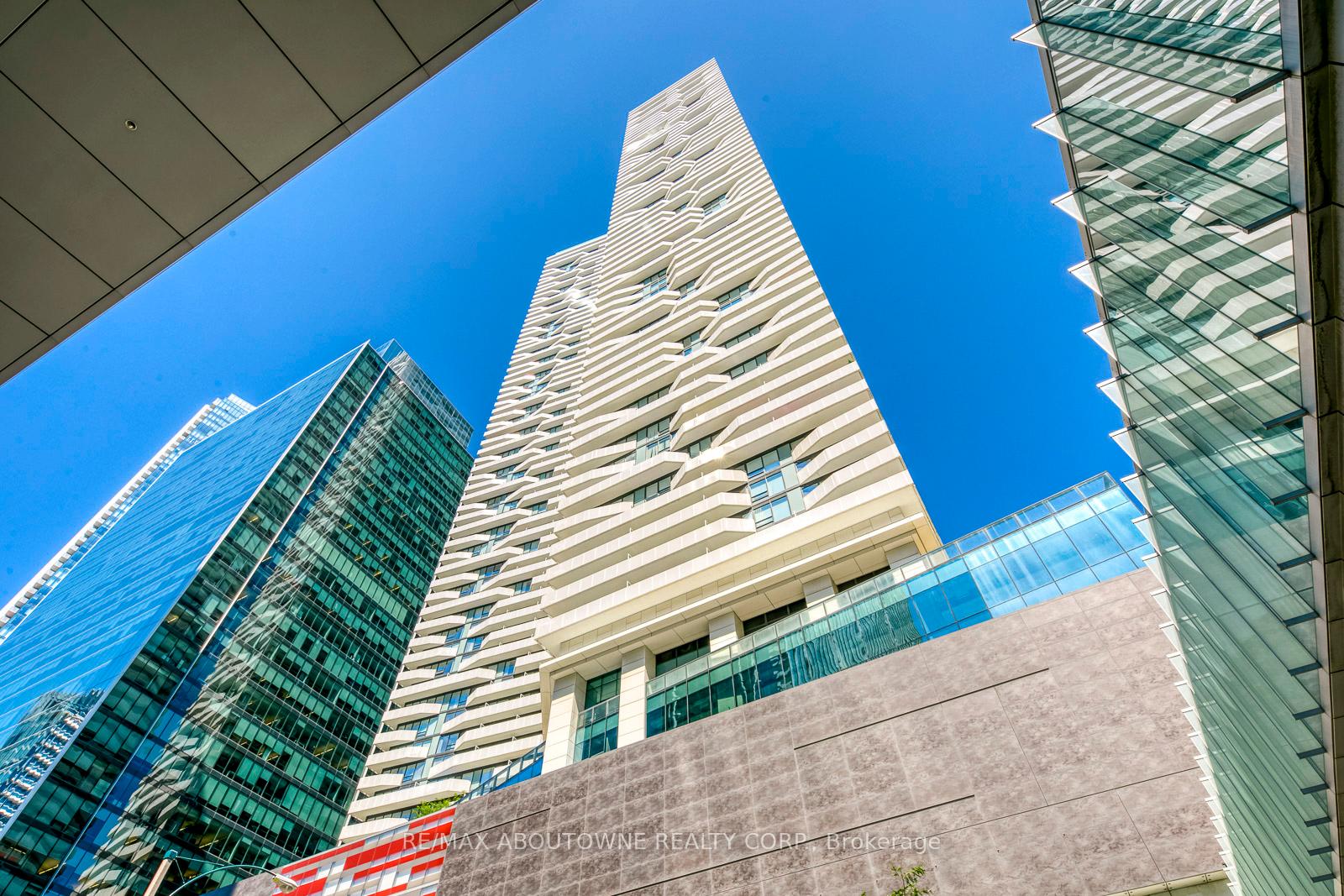 Photo 3 of Unit 4906, 88 Harbour Street, Toronto, Waterfront Communities — HOMEH
