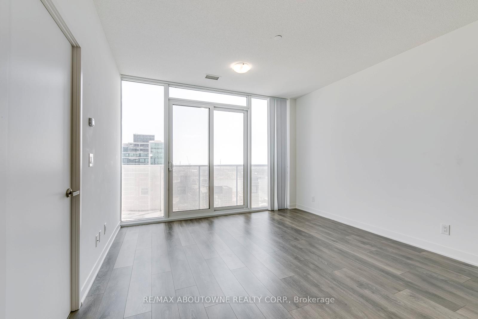 Photo 15 of Unit 4906, 88 Harbour Street, Toronto, Waterfront Communities — HOMEH