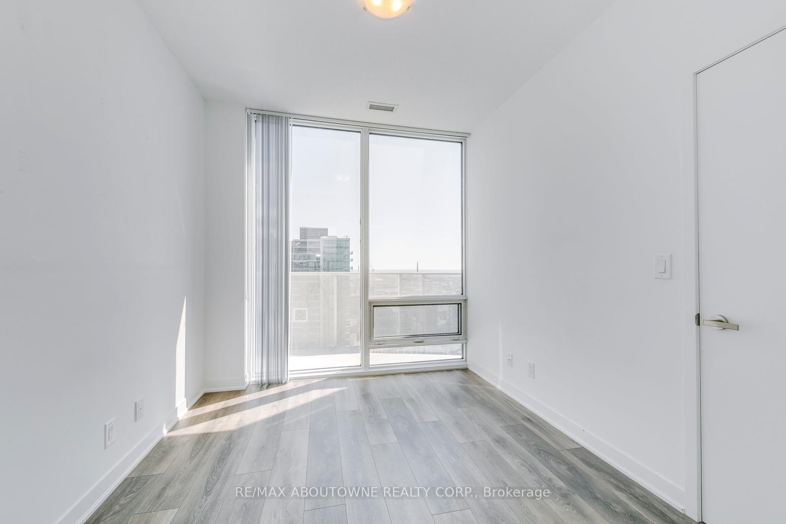 Photo 16 of Unit 4906, 88 Harbour Street, Toronto, Waterfront Communities — HOMEH