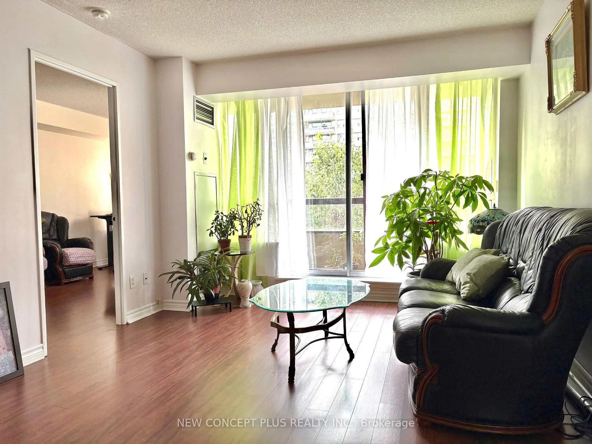 Photo 3 of Unit 506, 91 Townsgate Drive, Vaughan, Crestwood-Springfarm-Yorkhill — HOMEH
