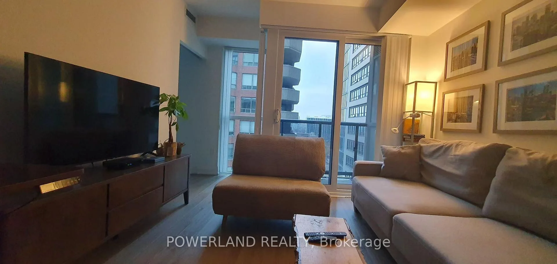 Photo 7 of Unit 1001, 77 Mutual Street, Toronto, Church-Yonge Corridor — HOMEH