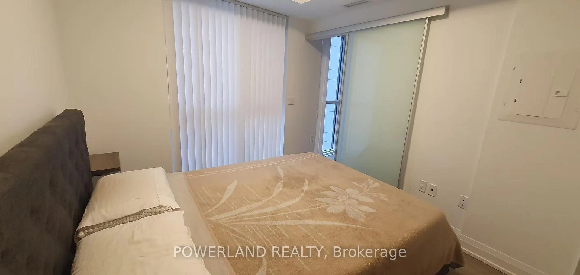 Photo 9 of Unit 1001, 77 Mutual Street, Toronto, Church-Yonge Corridor — HOMEH