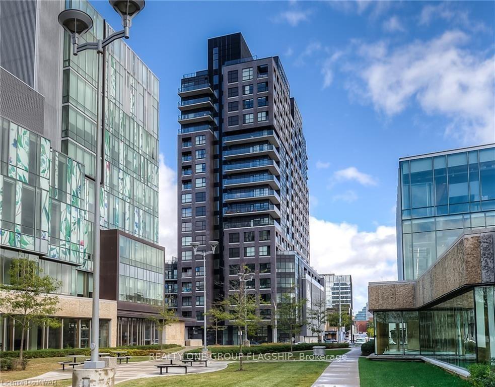 Front of Unit 5th Floor, 1 Victoria Street S