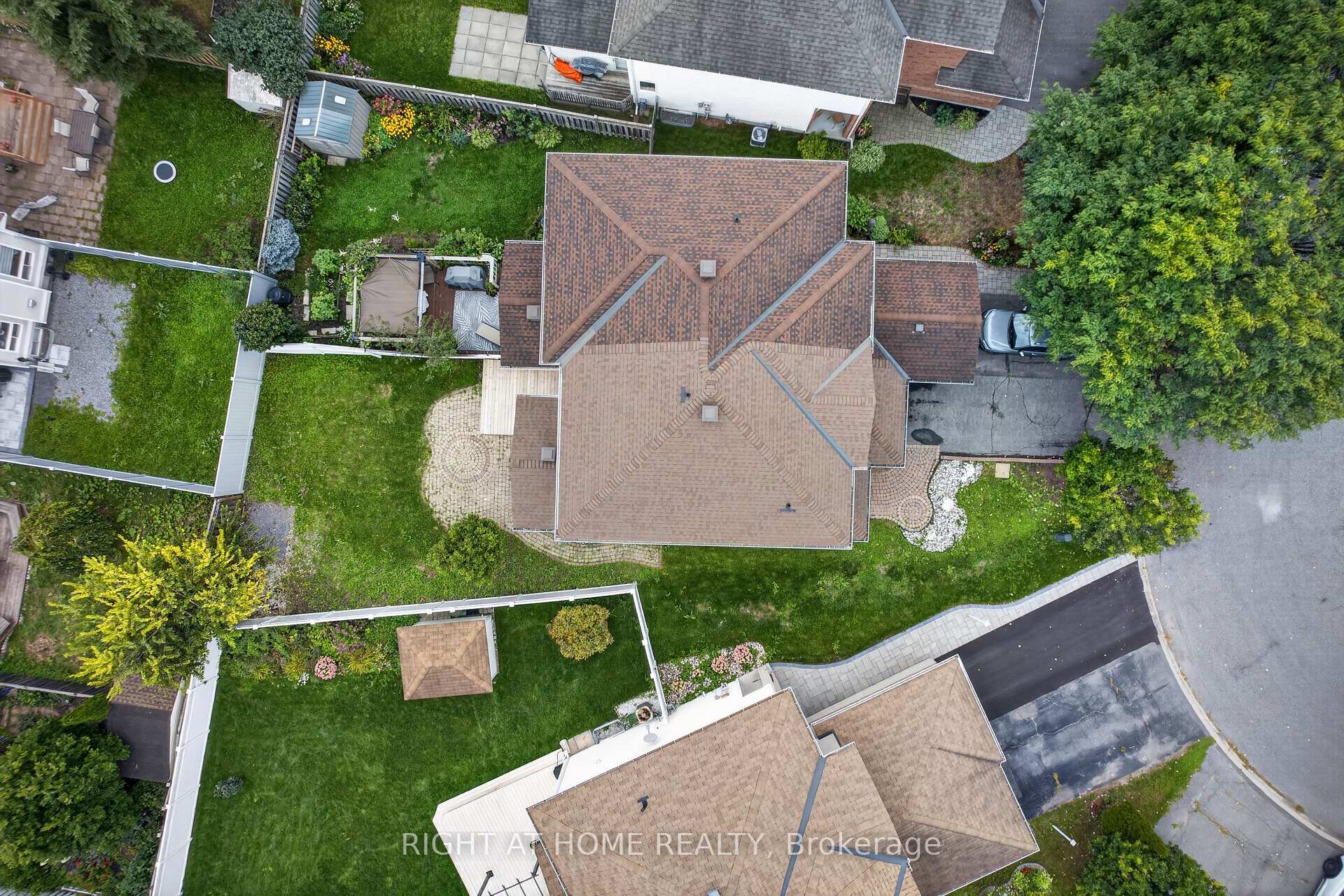 Photo 4 of 32 Saffron Court, Ottawa, Barrhaven - Longfields — HOMEH