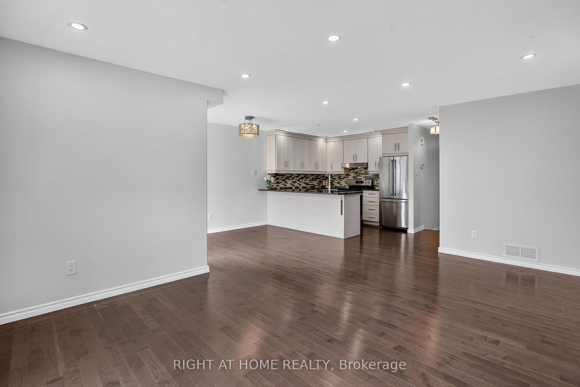 Photo 7 of 32 Saffron Court, Ottawa, Barrhaven - Longfields — HOMEH