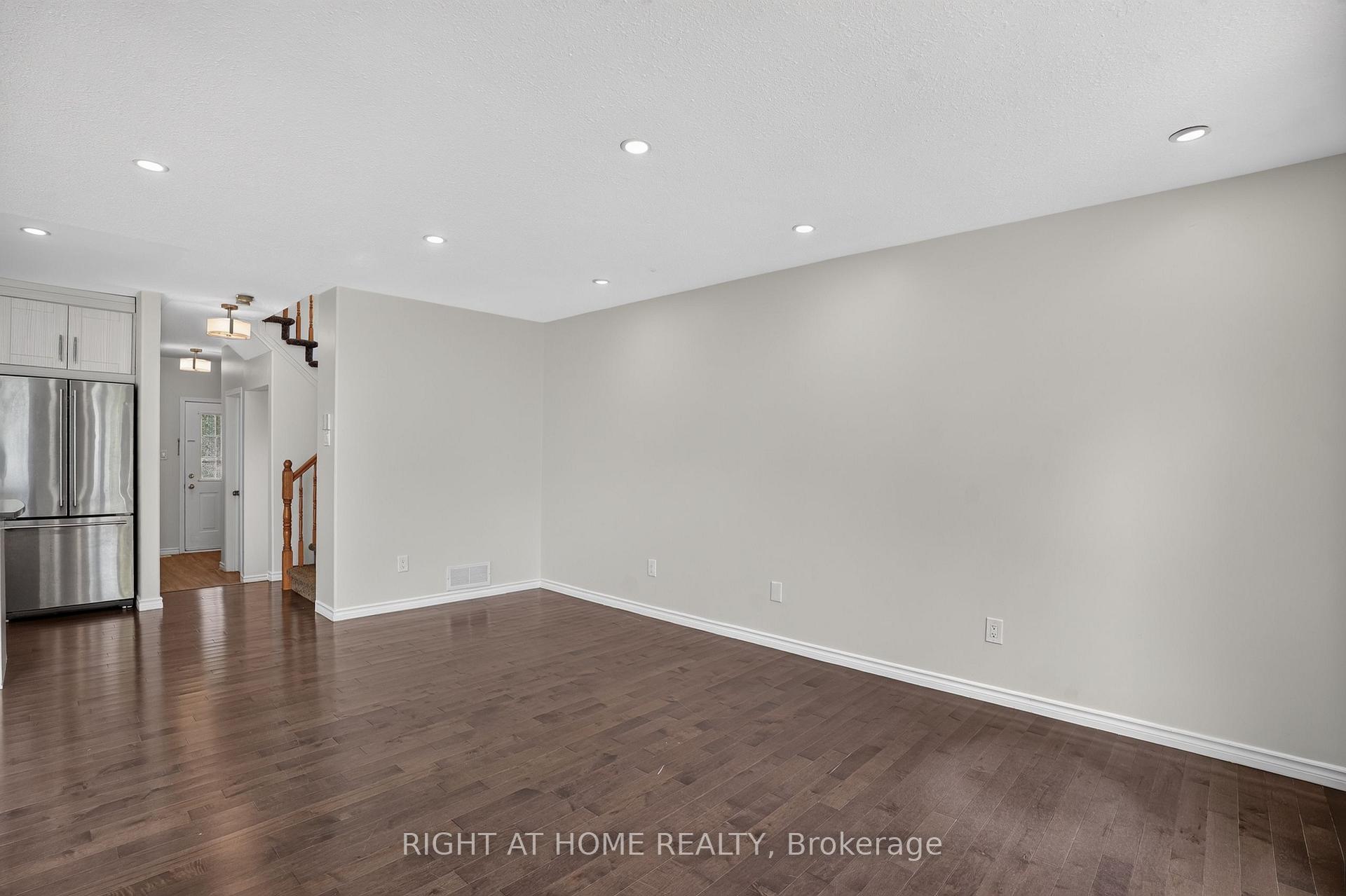 Photo 9 of 32 Saffron Court, Ottawa, Barrhaven - Longfields — HOMEH