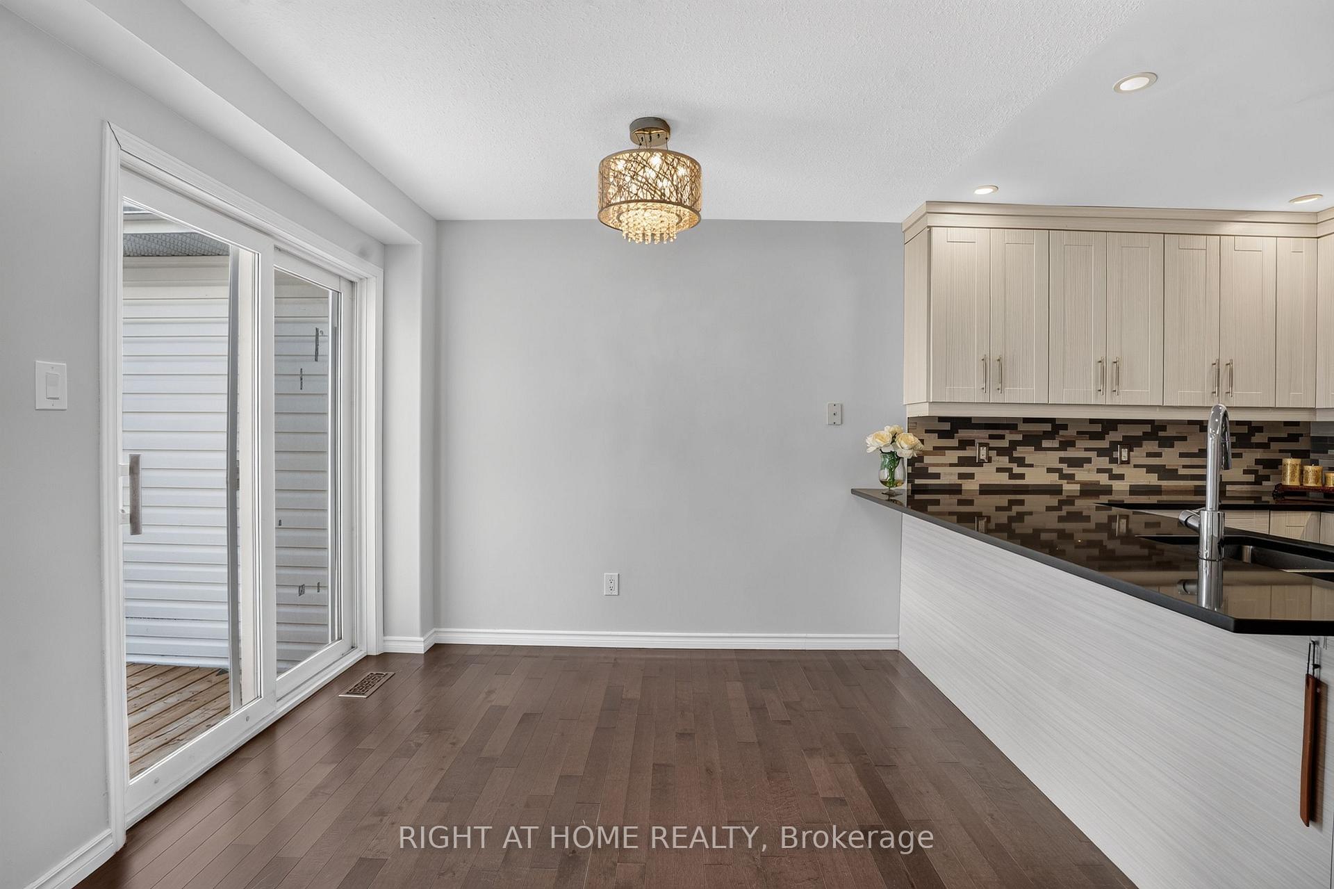 Photo 12 of 32 Saffron Court, Ottawa, Barrhaven - Longfields — HOMEH