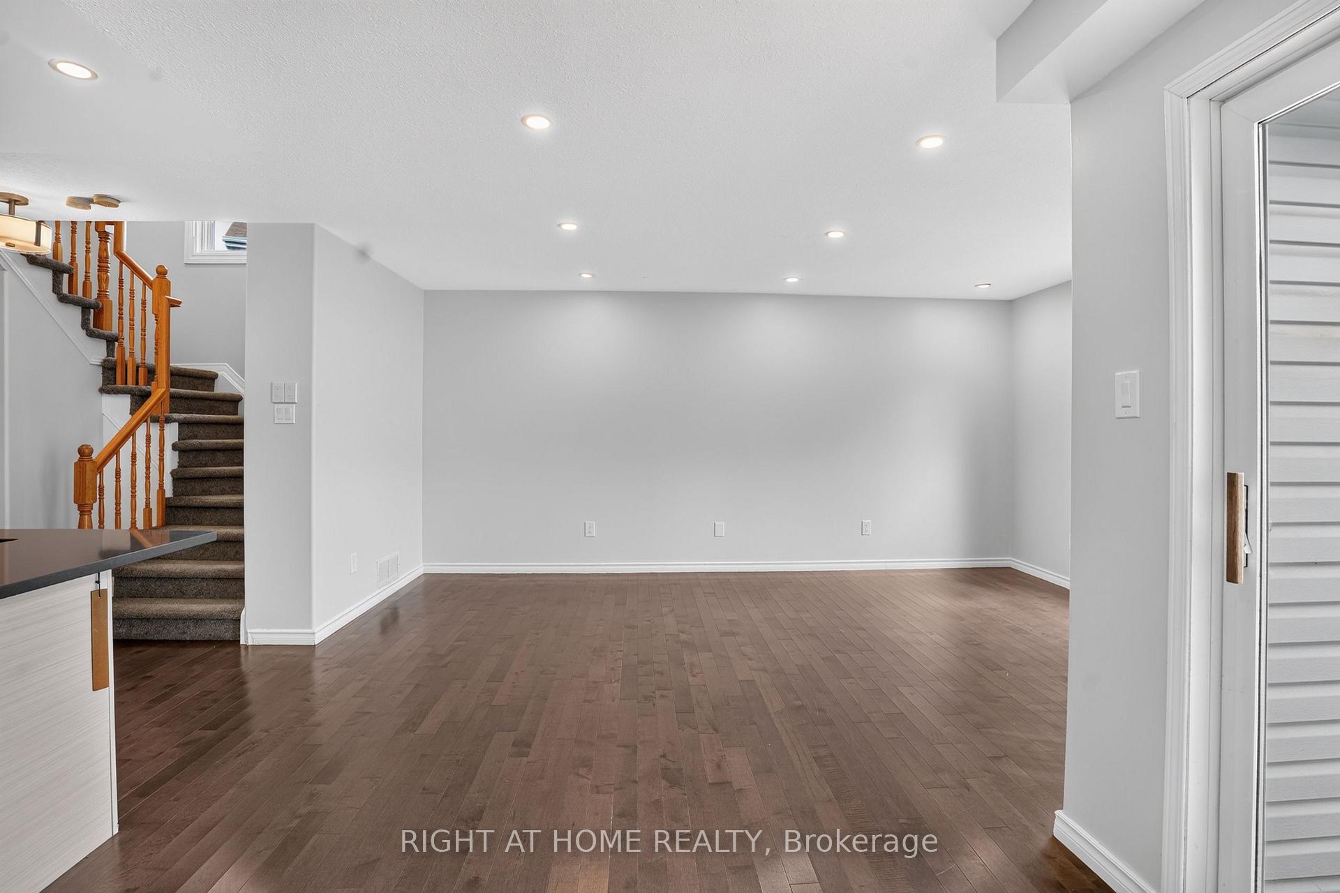 Photo 13 of 32 Saffron Court, Ottawa, Barrhaven - Longfields — HOMEH