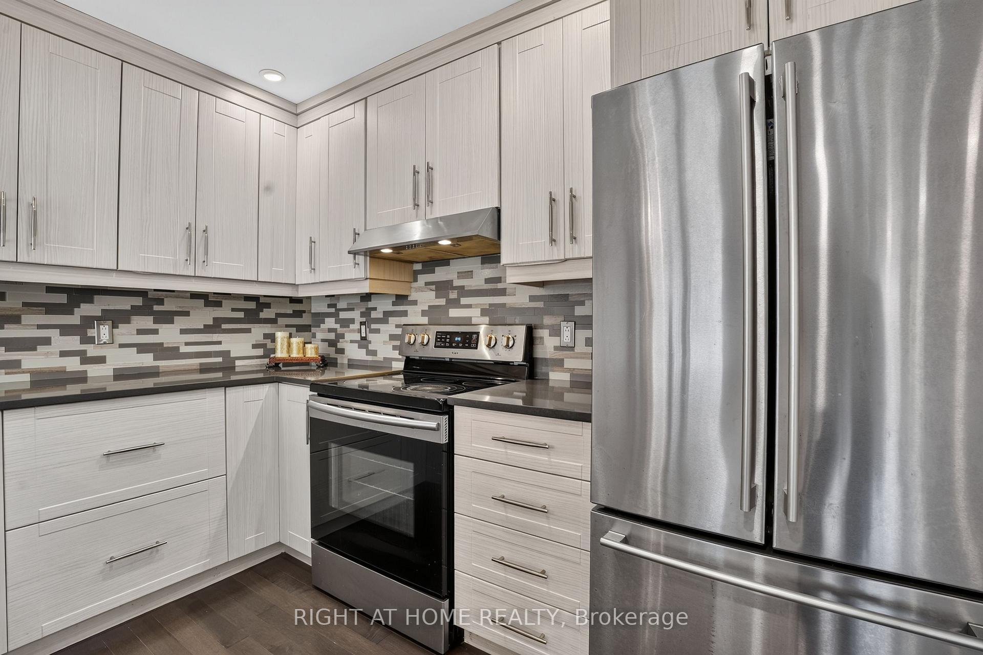 Photo 16 of 32 Saffron Court, Ottawa, Barrhaven - Longfields — HOMEH