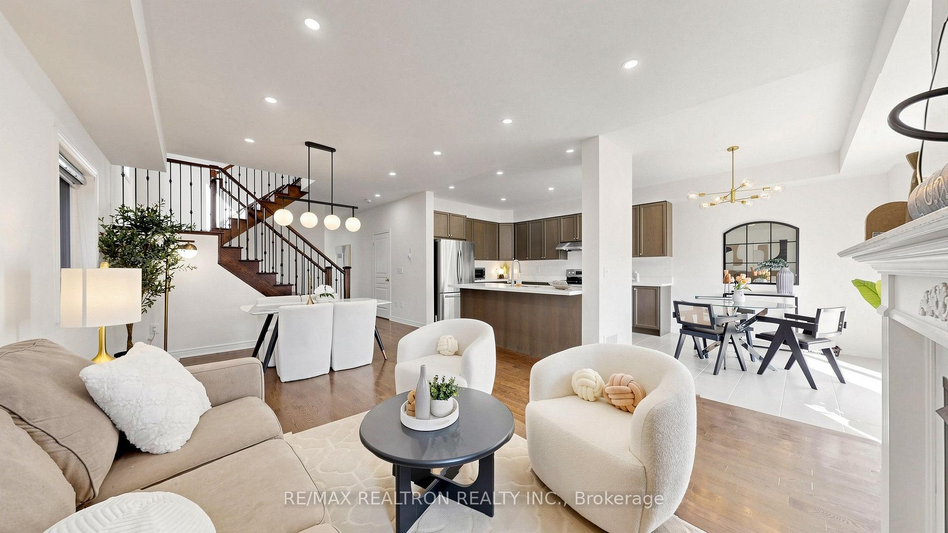 Photo 7 of 23 Foxberry Road, East Gwillimbury, Sharon — HOMEH