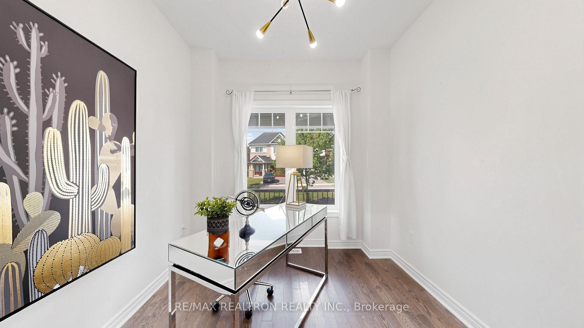 Photo 24 of 23 Foxberry Road, East Gwillimbury, Sharon — HOMEH
