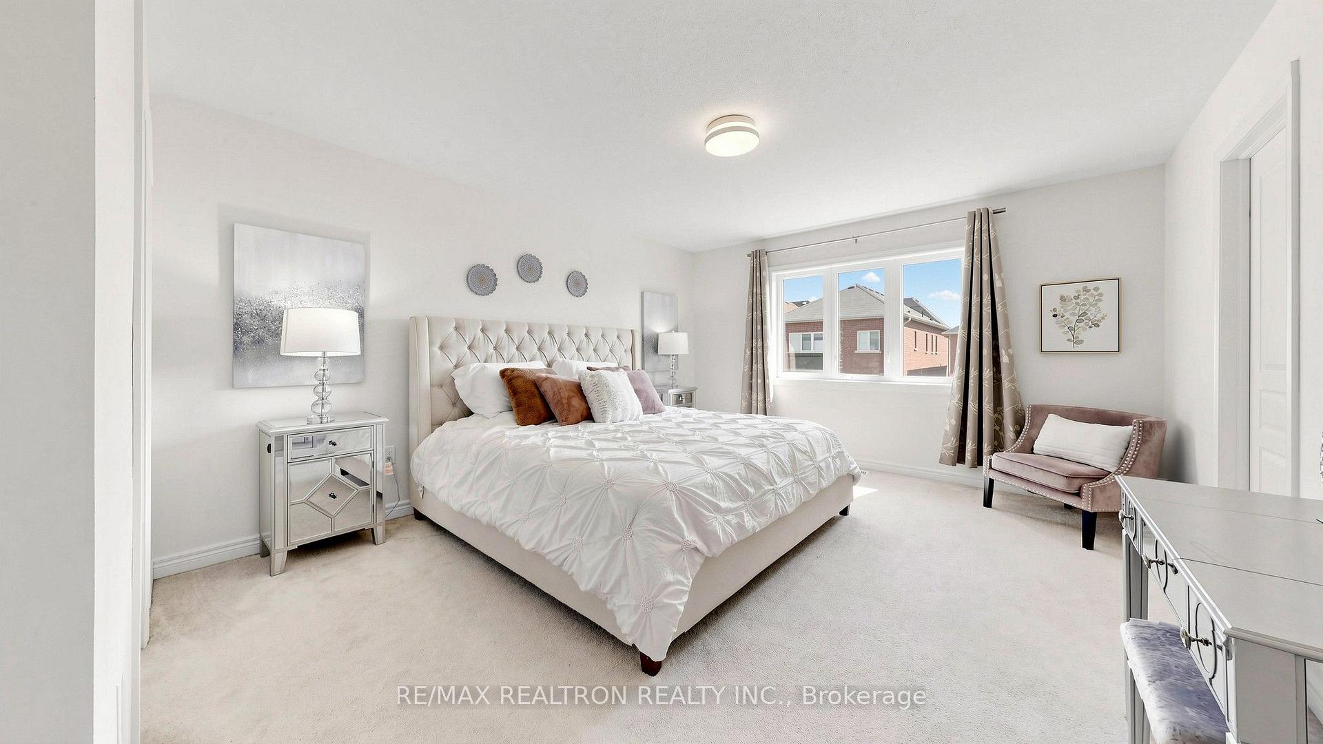 Photo 26 of 23 Foxberry Road, East Gwillimbury, Sharon — HOMEH