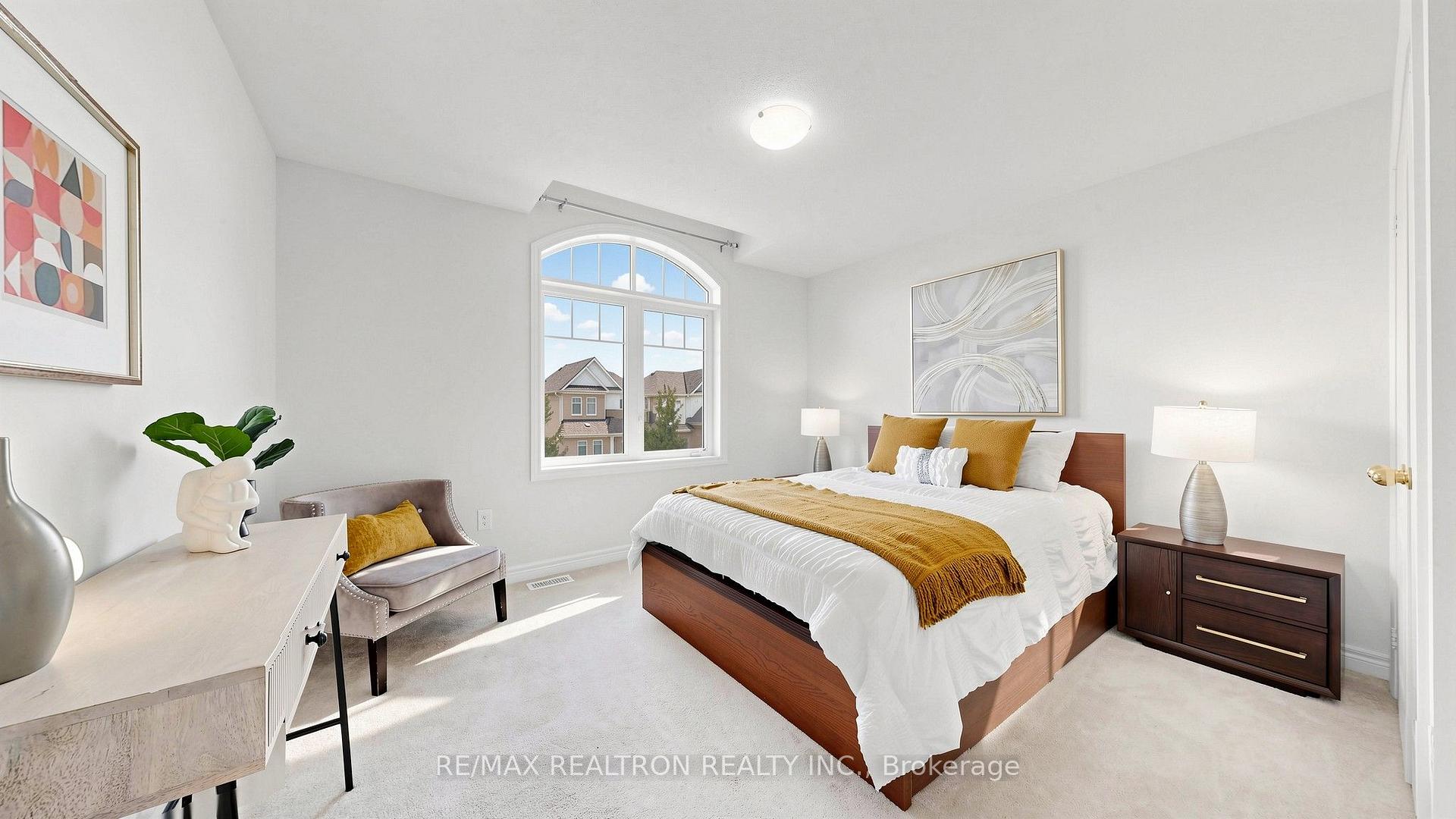 Photo 31 of 23 Foxberry Road, East Gwillimbury, Sharon — HOMEH