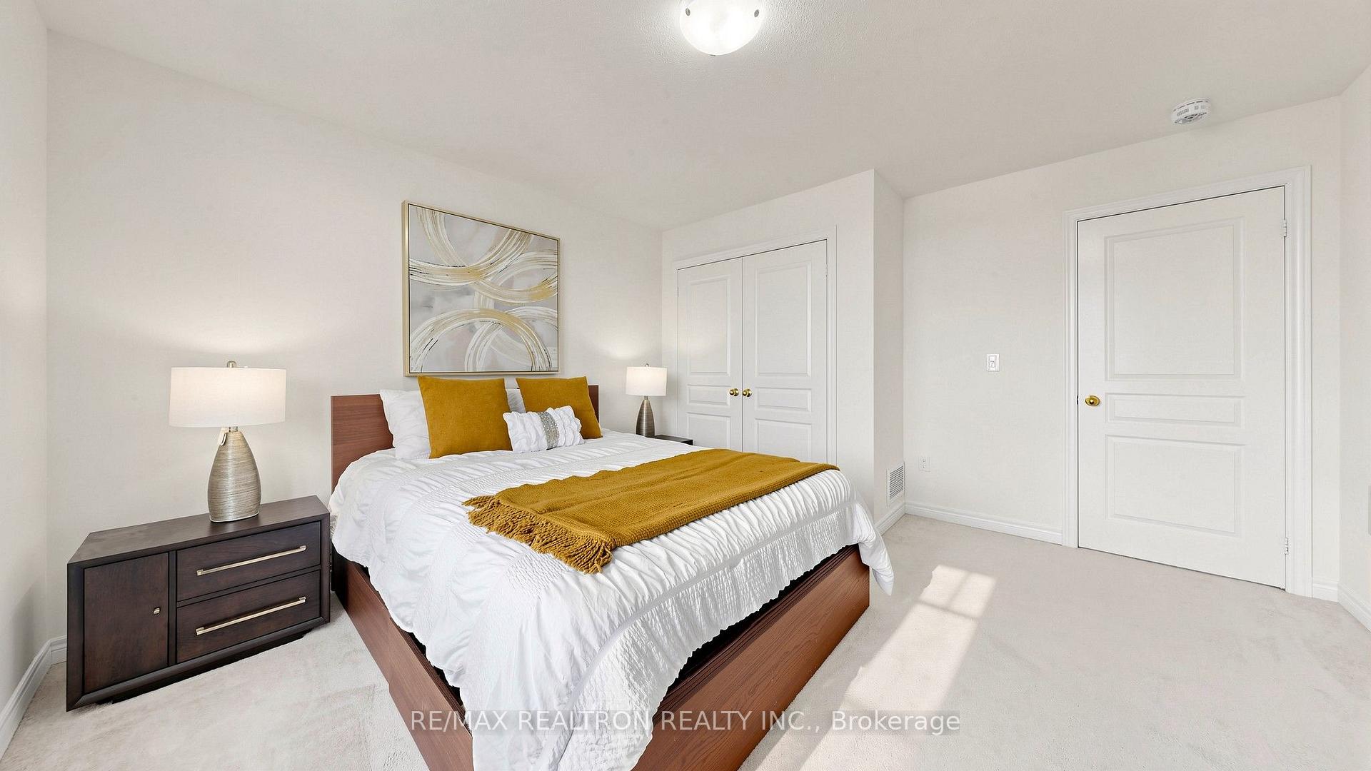 Photo 33 of 23 Foxberry Road, East Gwillimbury, Sharon — HOMEH